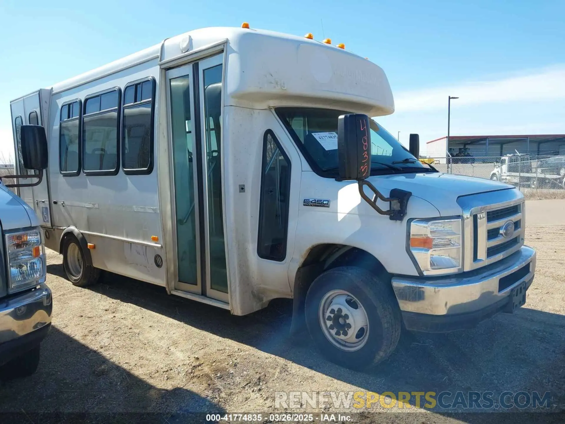 1 Photograph of a damaged car 1FDFE4FS5KDC31012 FORD E-450 CUTAWAY 2019