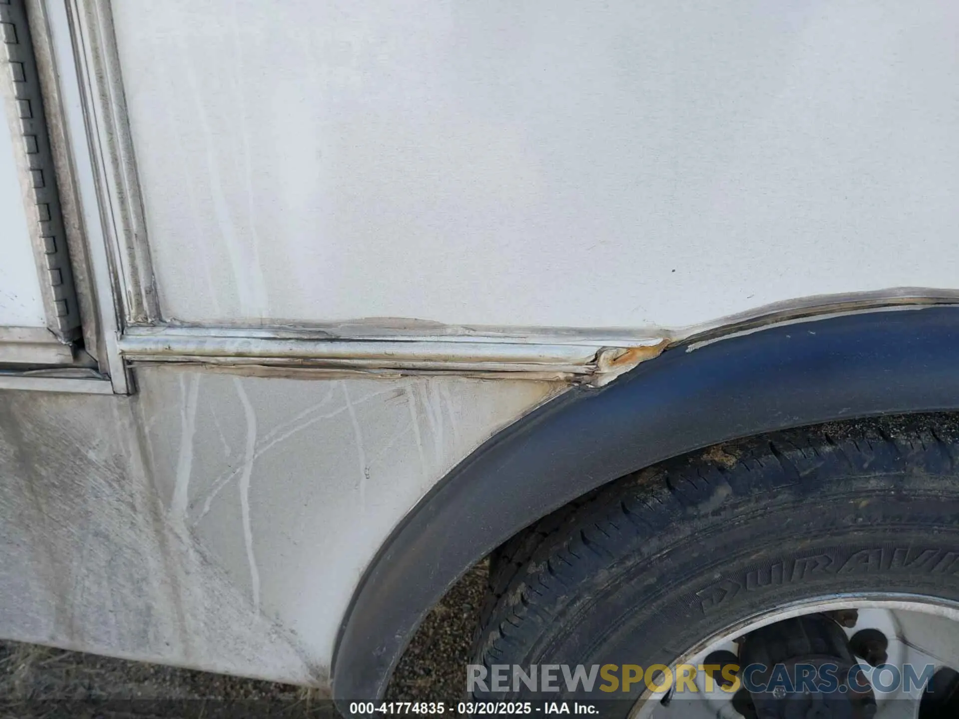 11 Photograph of a damaged car 1FDFE4FS5KDC31012 FORD E-450 CUTAWAY 2019