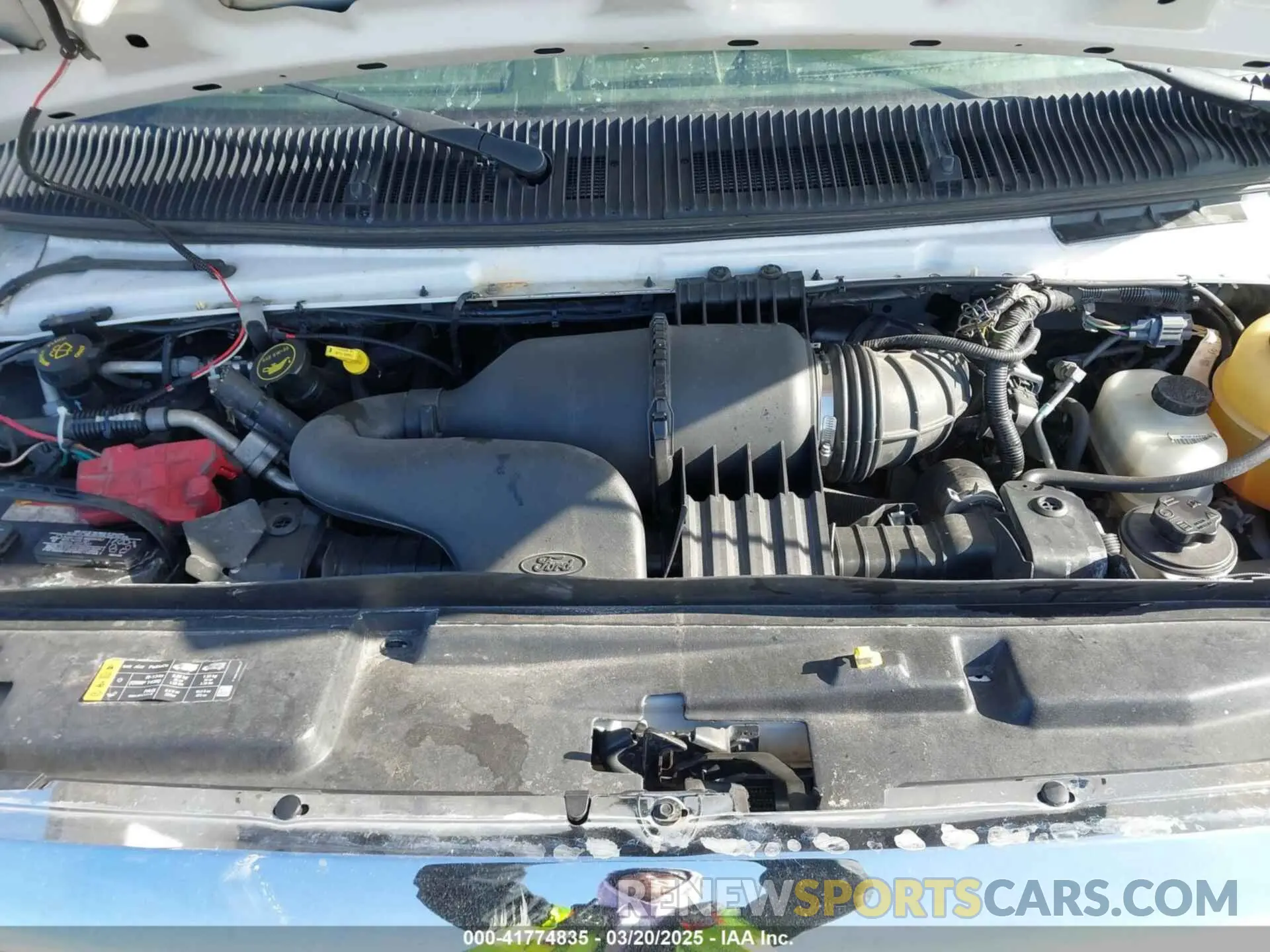 9 Photograph of a damaged car 1FDFE4FS5KDC31012 FORD E-450 CUTAWAY 2019
