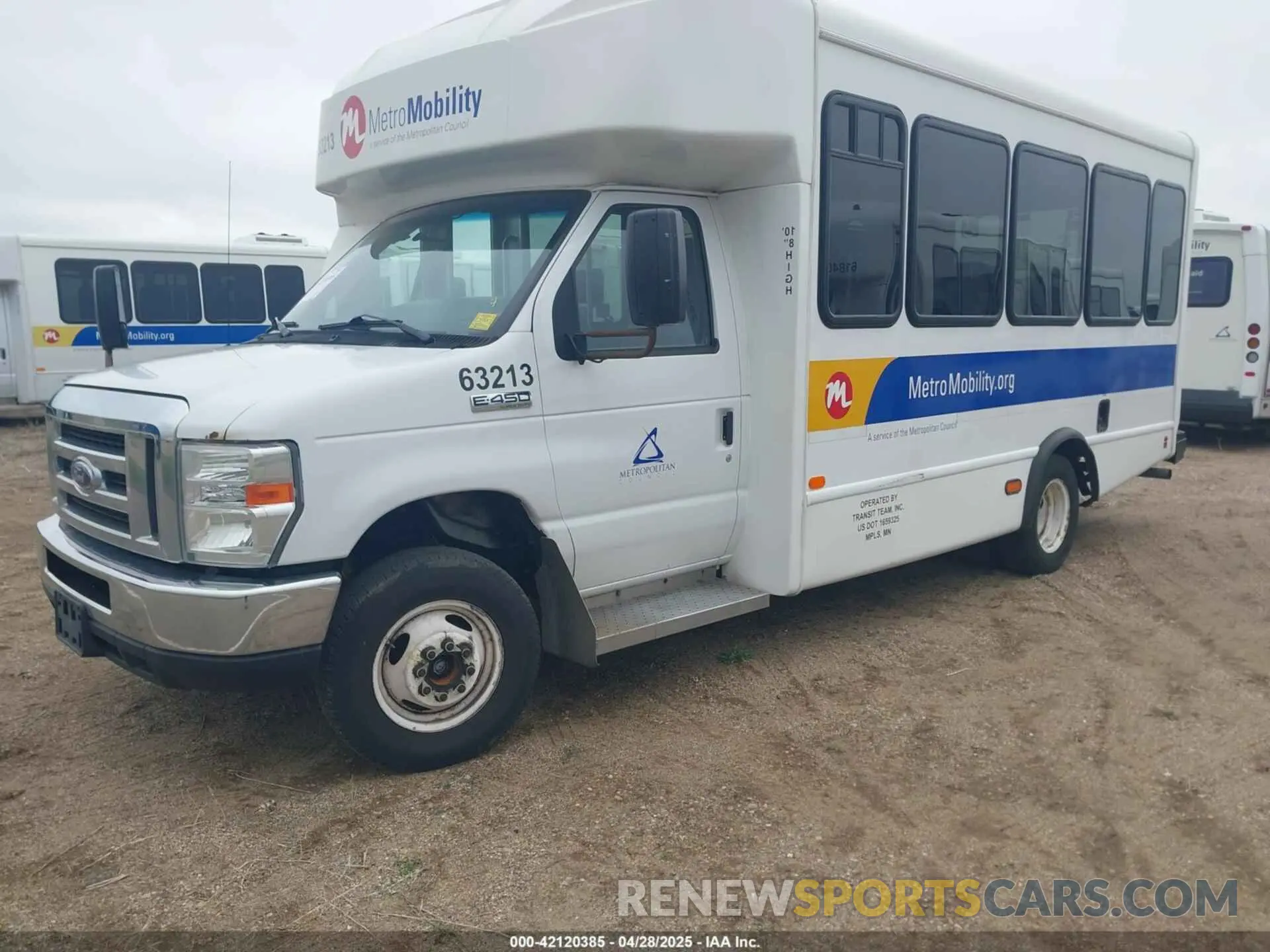 2 Photograph of a damaged car 1FDFE4FS5KDC32032 FORD E-450 CUTAWAY 2019