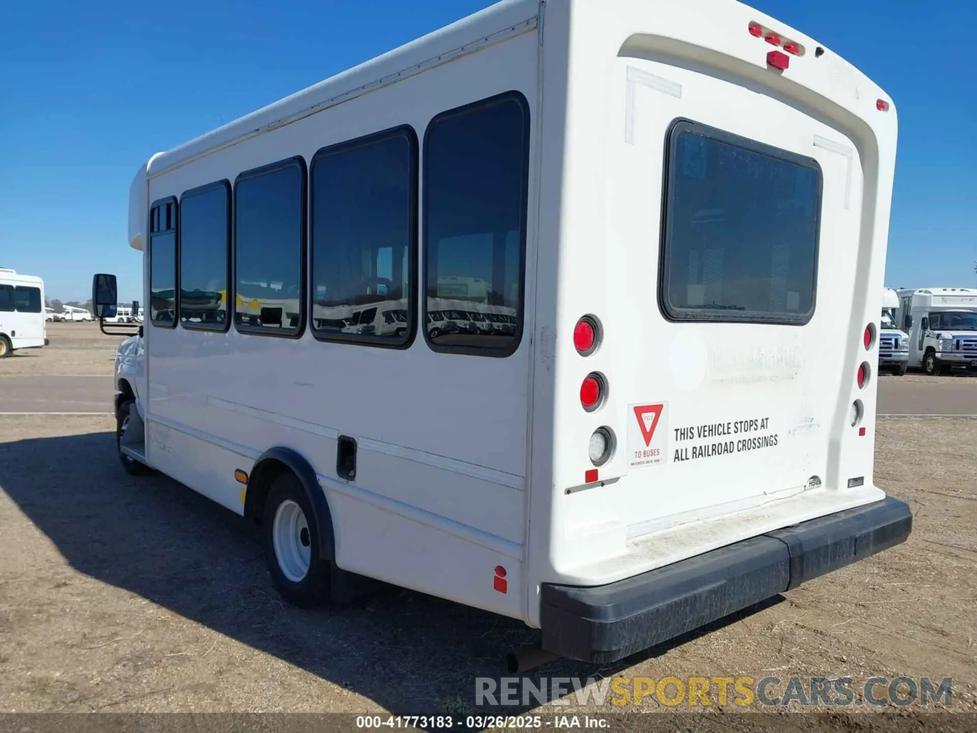 3 Photograph of a damaged car 1FDFE4FS5KDC32046 FORD E-450 CUTAWAY 2019