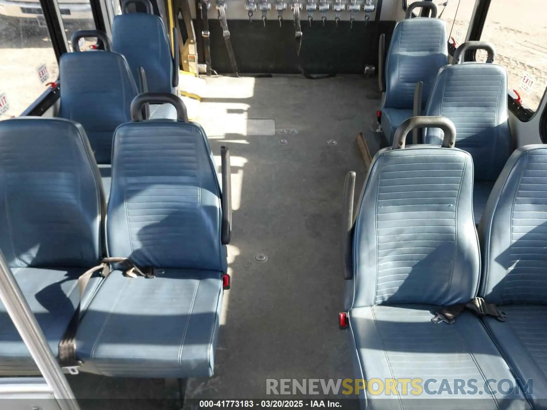 7 Photograph of a damaged car 1FDFE4FS5KDC32046 FORD E-450 CUTAWAY 2019