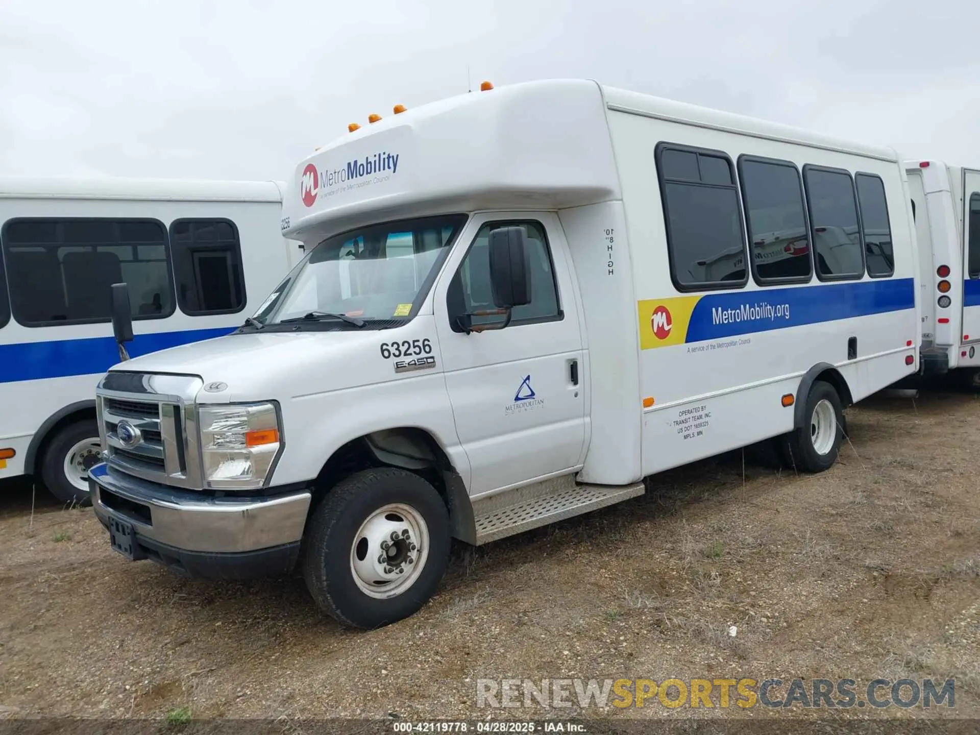 2 Photograph of a damaged car 1FDFE4FS5KDC60624 FORD E-450 CUTAWAY 2019