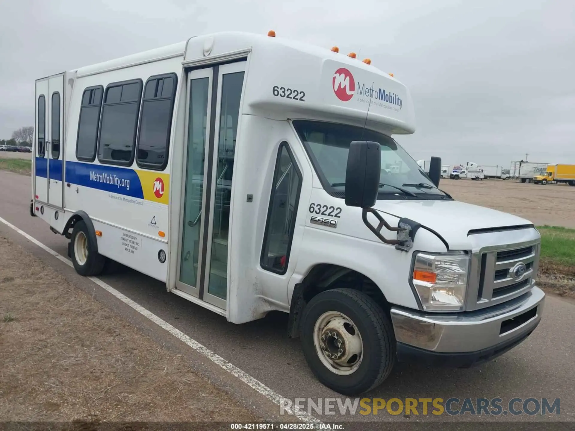 1 Photograph of a damaged car 1FDFE4FS6KDC30998 FORD E-450 CUTAWAY 2019