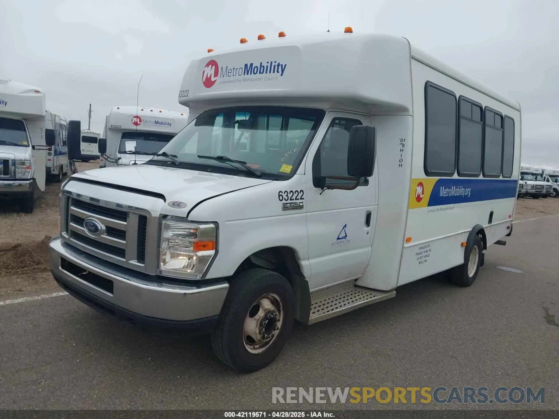 2 Photograph of a damaged car 1FDFE4FS6KDC30998 FORD E-450 CUTAWAY 2019