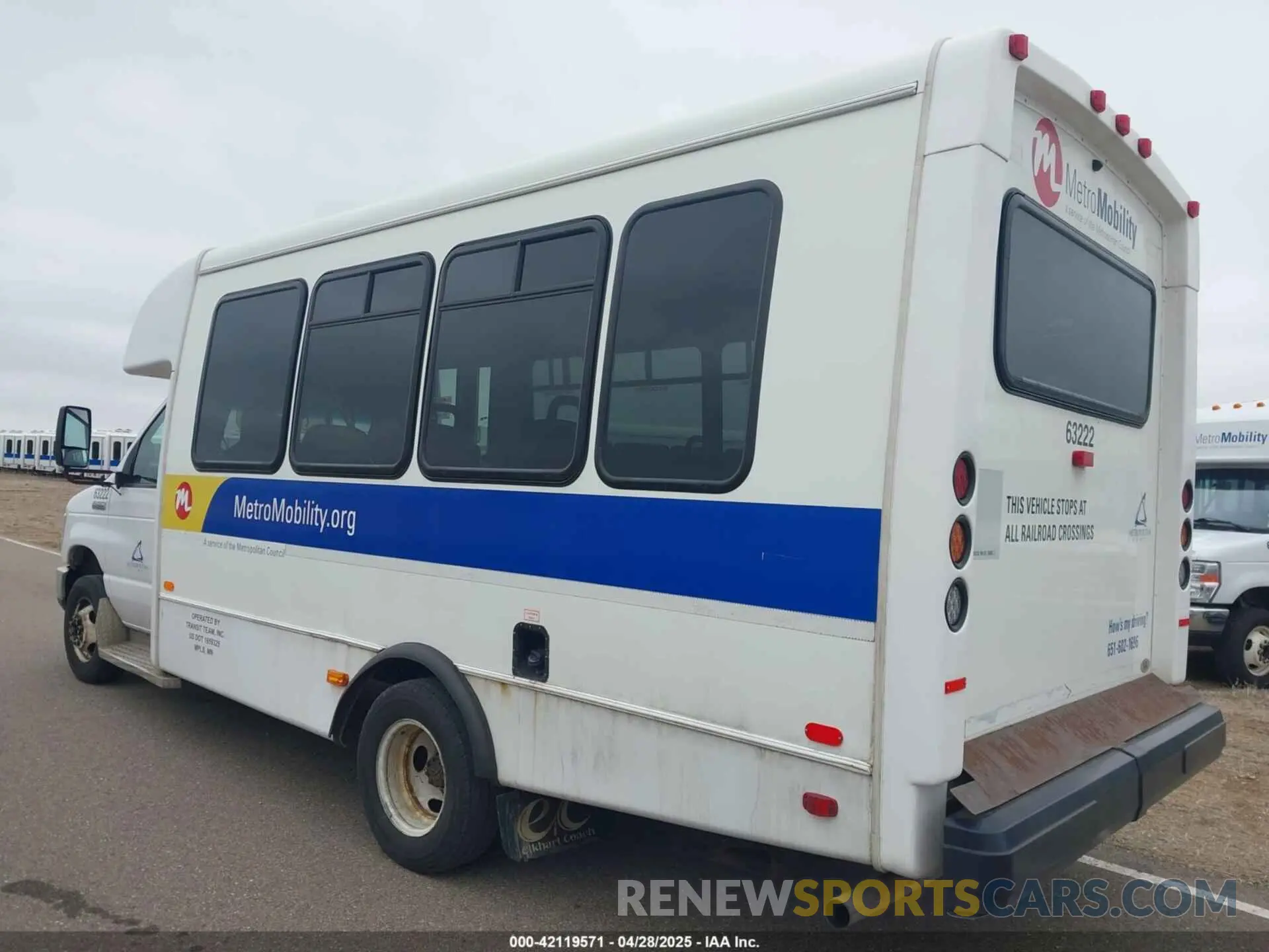 3 Photograph of a damaged car 1FDFE4FS6KDC30998 FORD E-450 CUTAWAY 2019