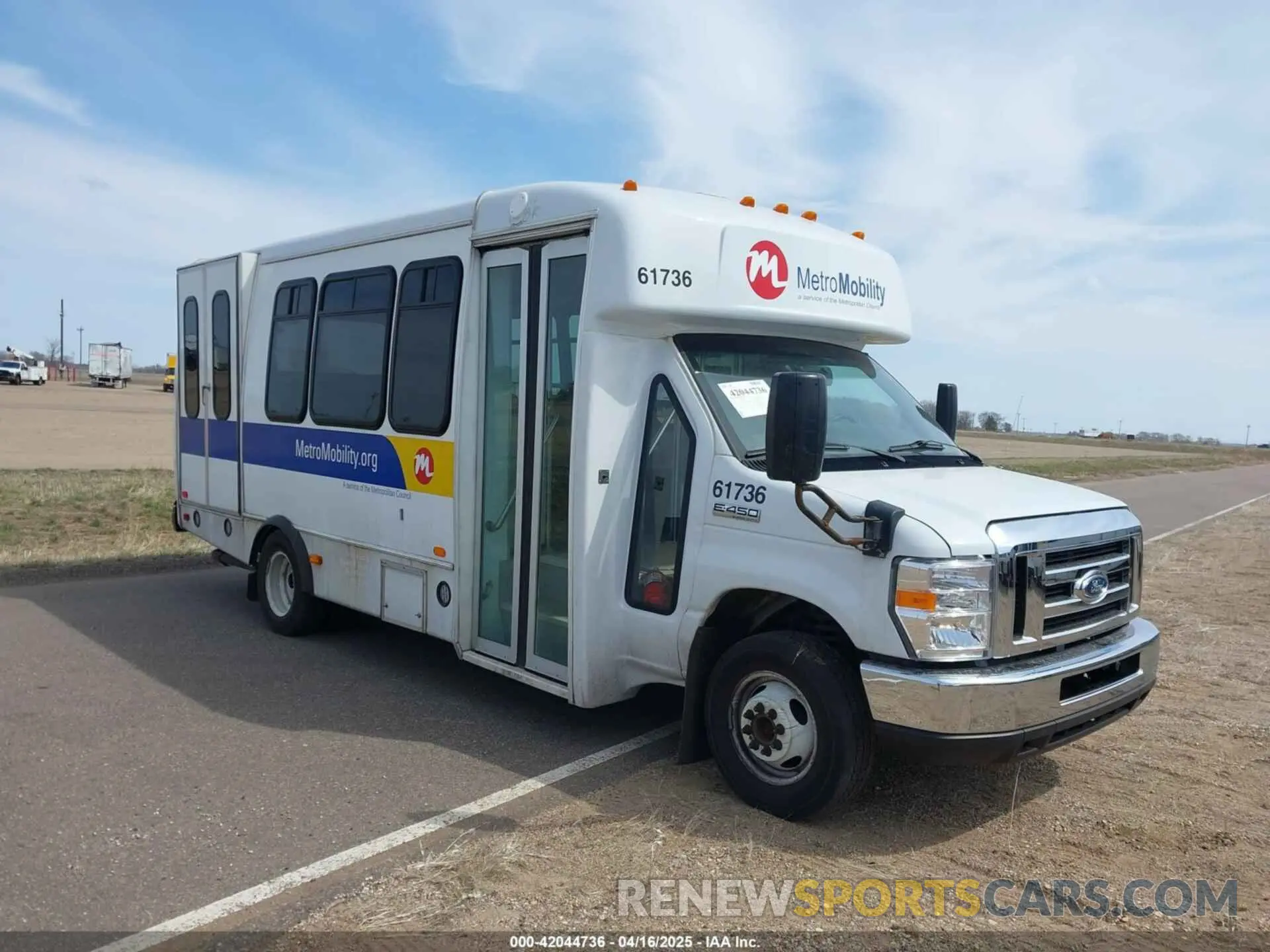 1 Photograph of a damaged car 1FDFE4FS6KDC31021 FORD E-450 CUTAWAY 2019
