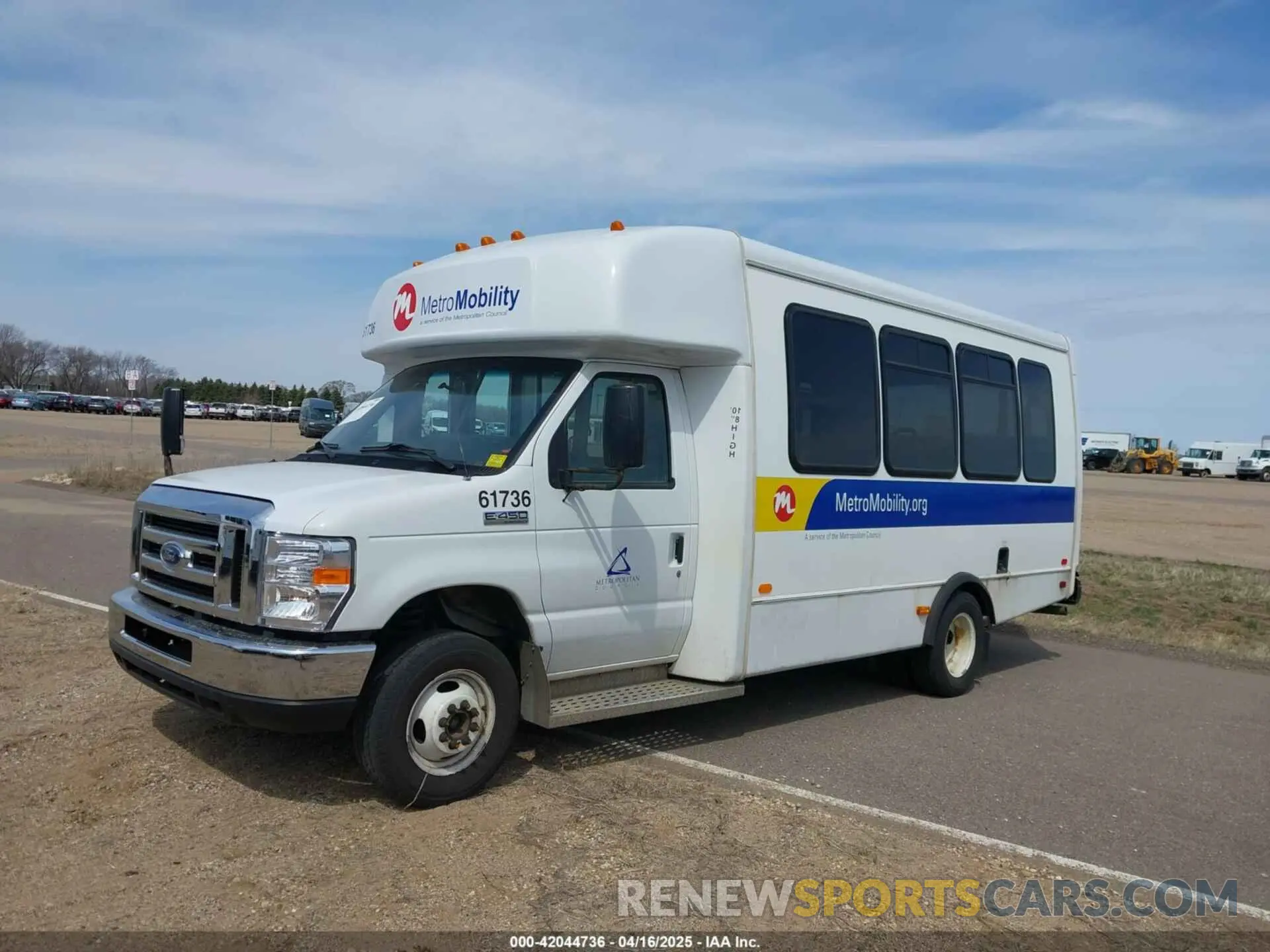 2 Photograph of a damaged car 1FDFE4FS6KDC31021 FORD E-450 CUTAWAY 2019