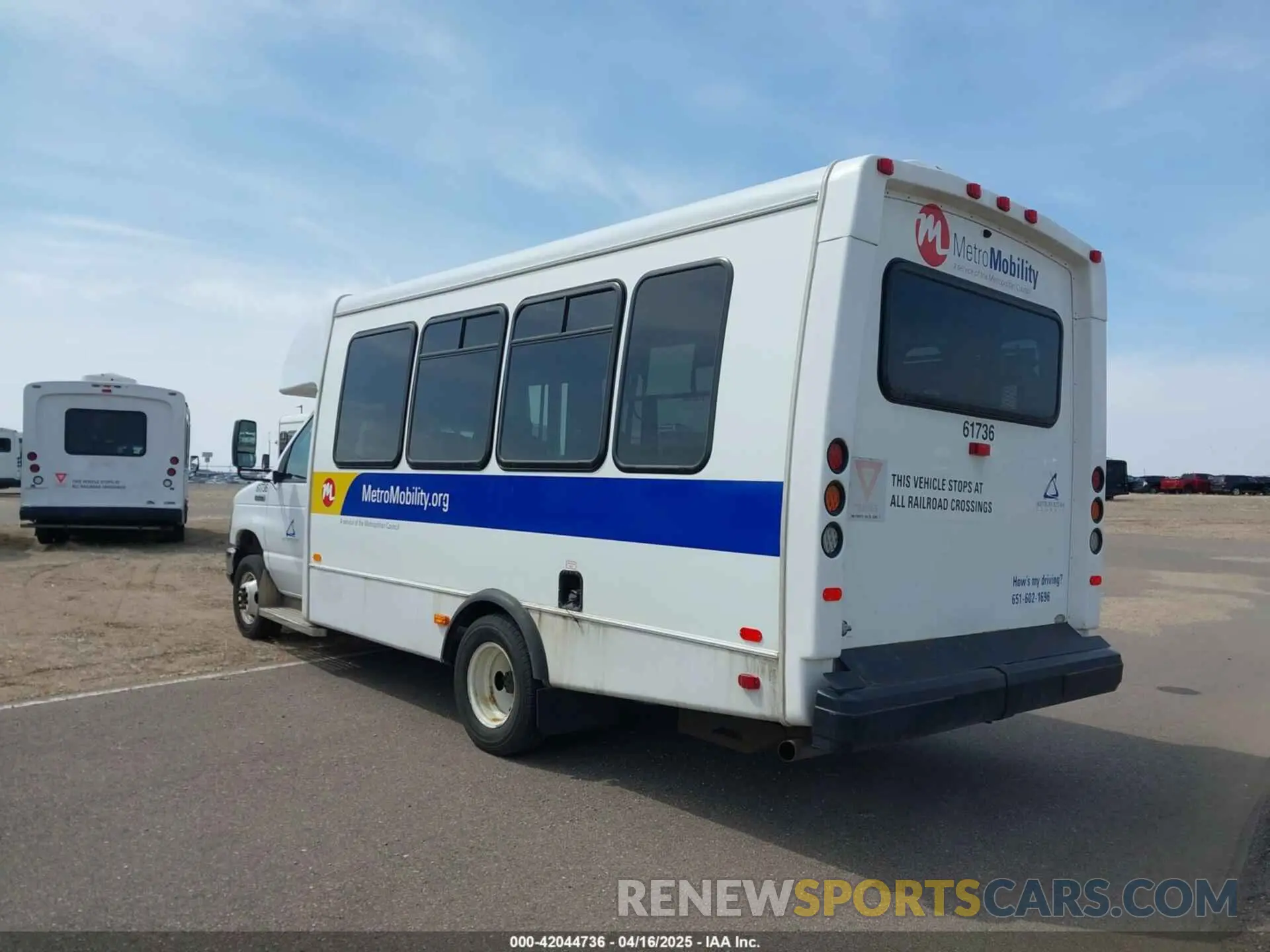 3 Photograph of a damaged car 1FDFE4FS6KDC31021 FORD E-450 CUTAWAY 2019