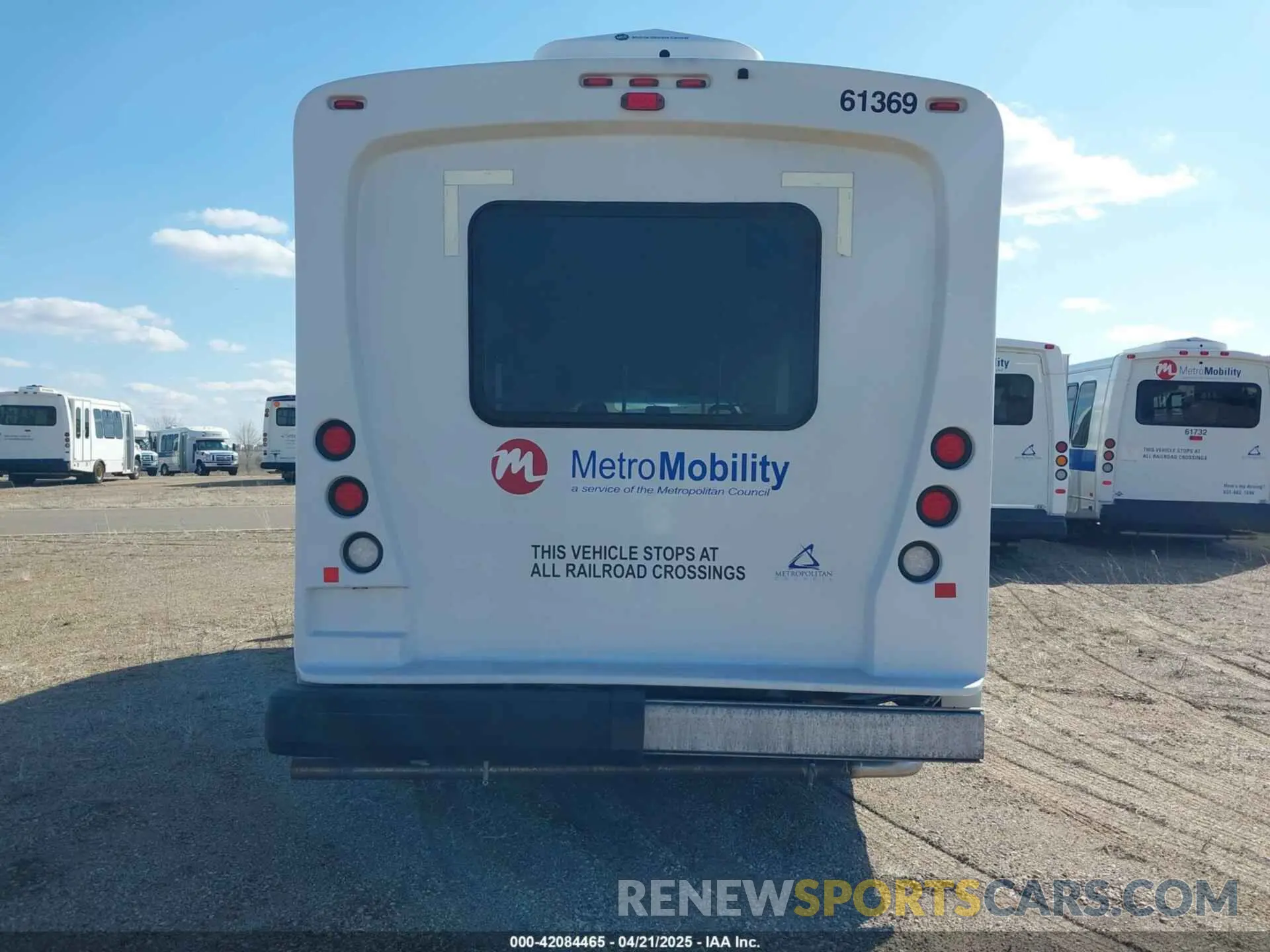 15 Photograph of a damaged car 1FDFE4FS6KDC32024 FORD E-450 CUTAWAY 2019