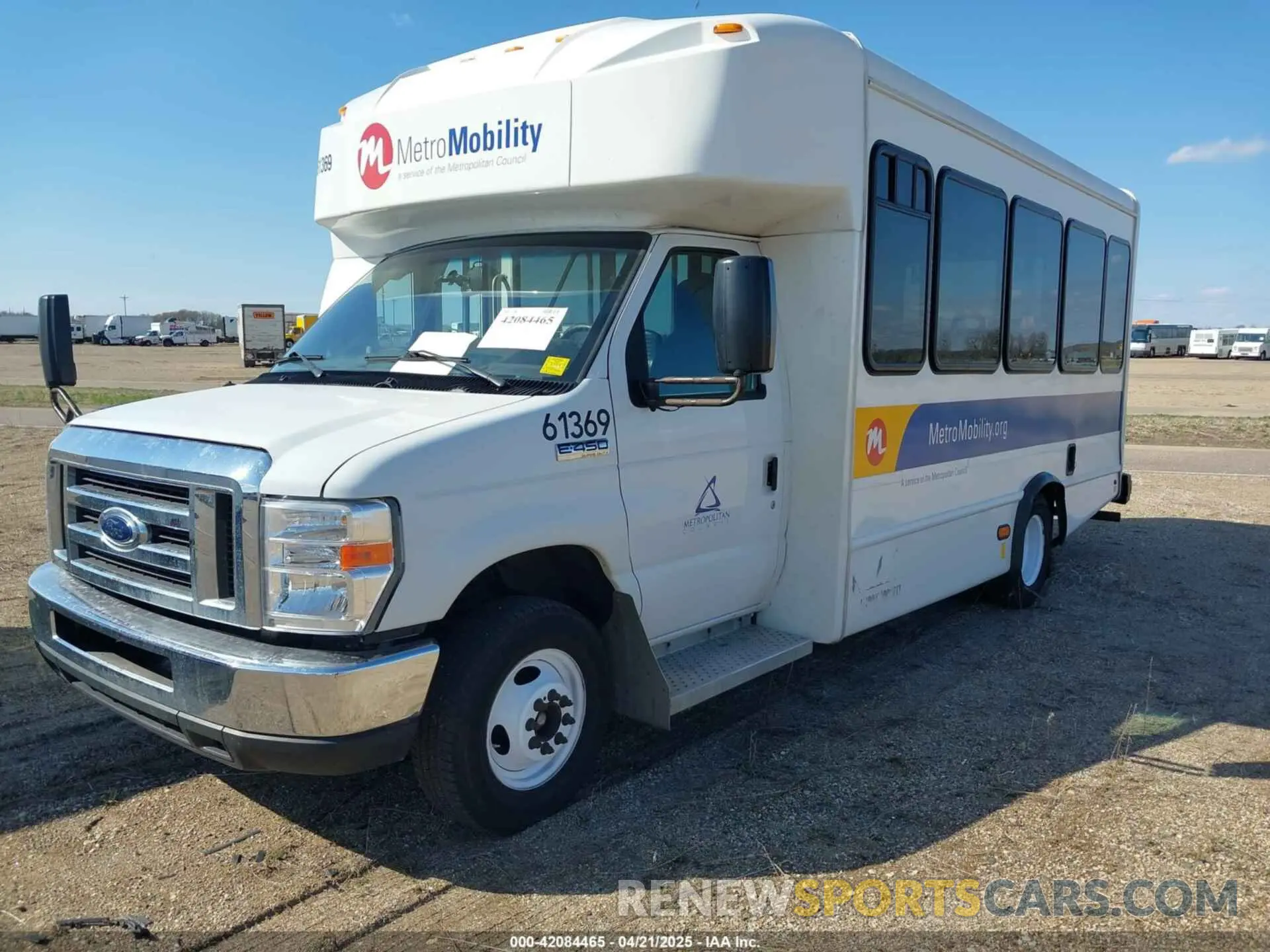 2 Photograph of a damaged car 1FDFE4FS6KDC32024 FORD E-450 CUTAWAY 2019