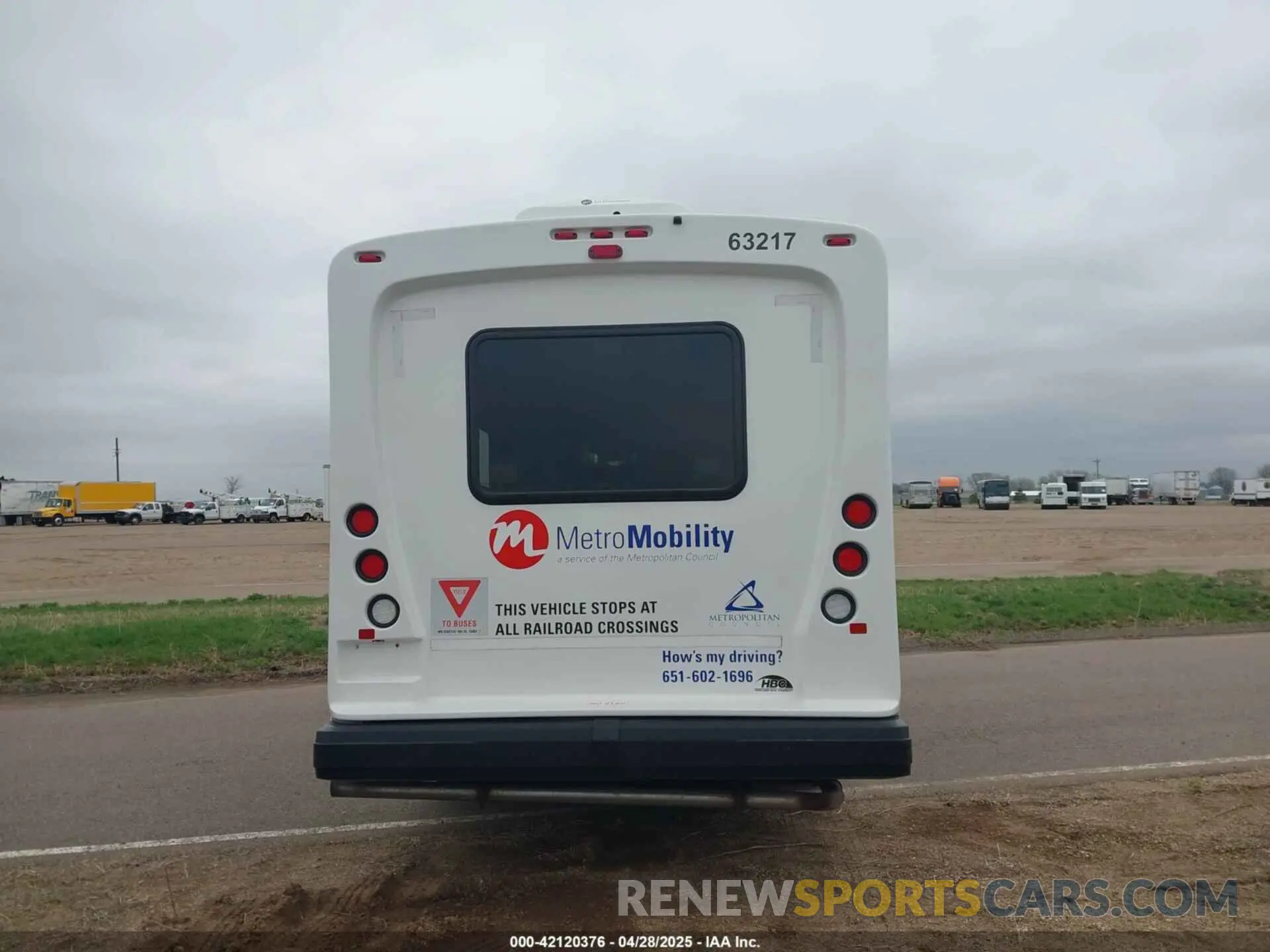 15 Photograph of a damaged car 1FDFE4FS6KDC32038 FORD E-450 CUTAWAY 2019