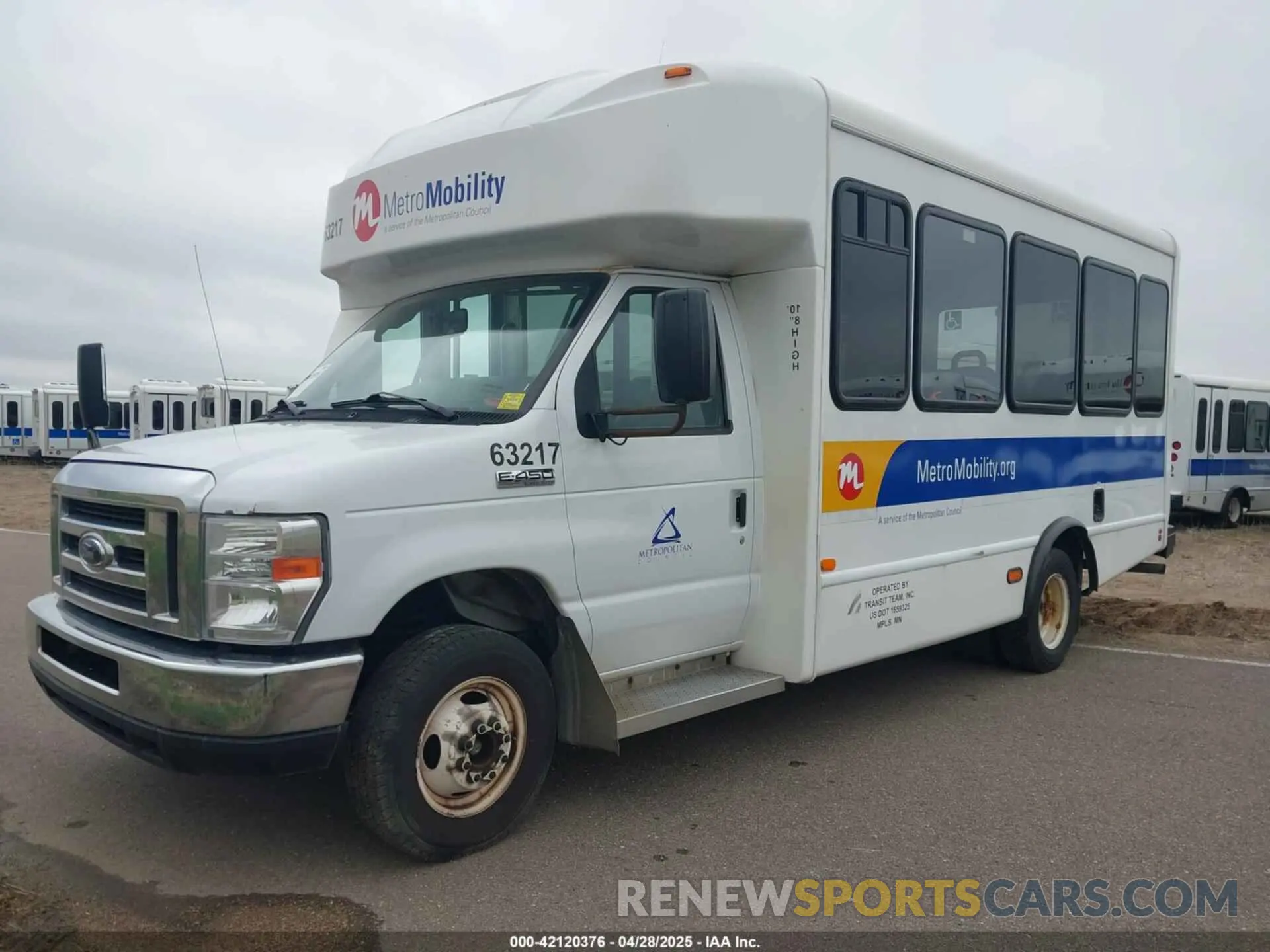 2 Photograph of a damaged car 1FDFE4FS6KDC32038 FORD E-450 CUTAWAY 2019