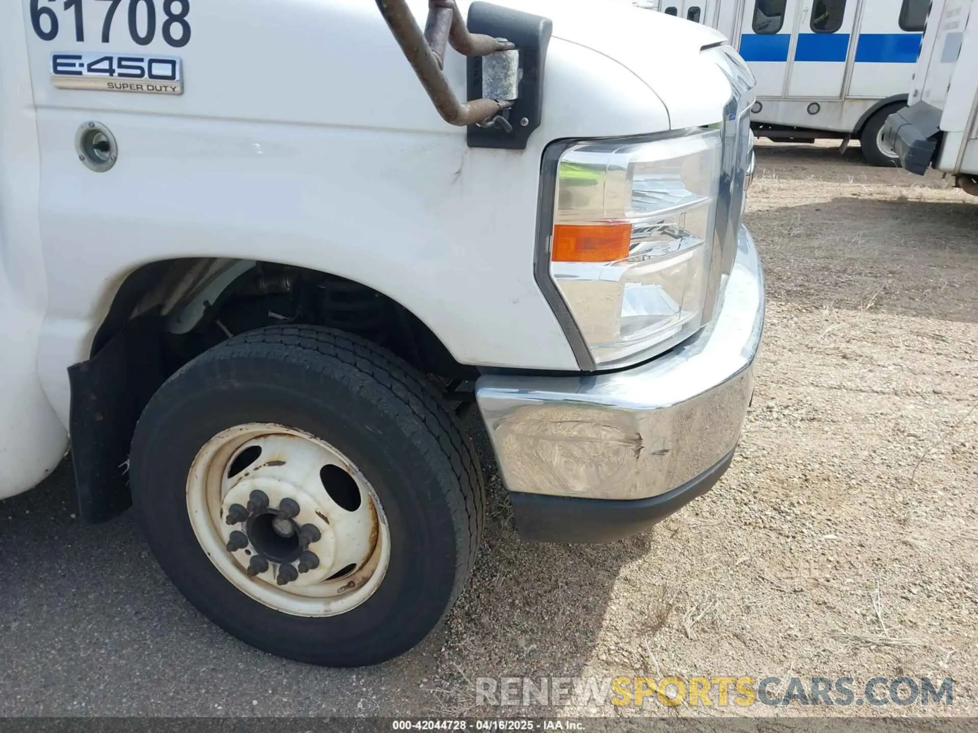 11 Photograph of a damaged car 1FDFE4FS6KDC32055 FORD E-450 CUTAWAY 2019