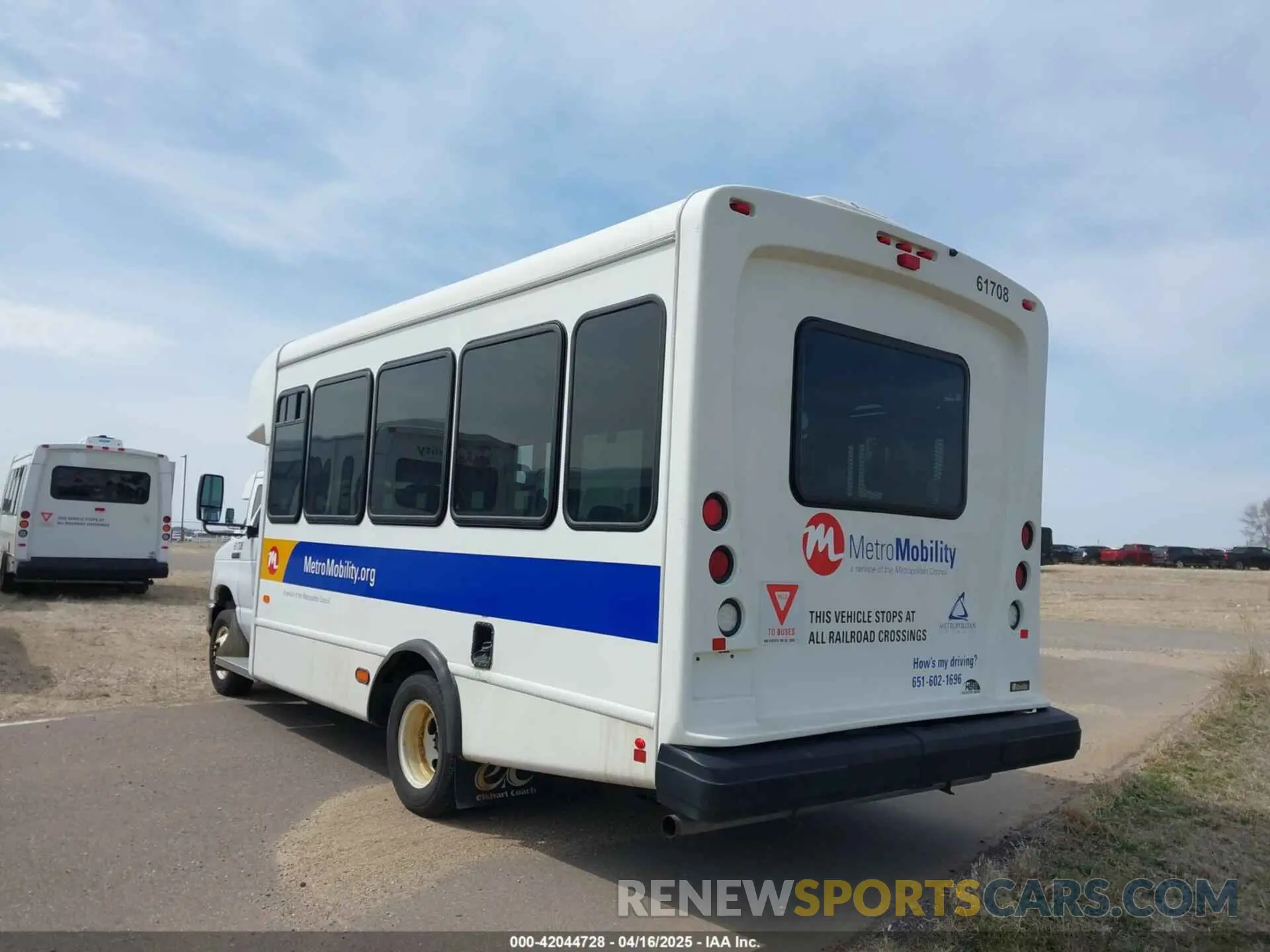 3 Photograph of a damaged car 1FDFE4FS6KDC32055 FORD E-450 CUTAWAY 2019
