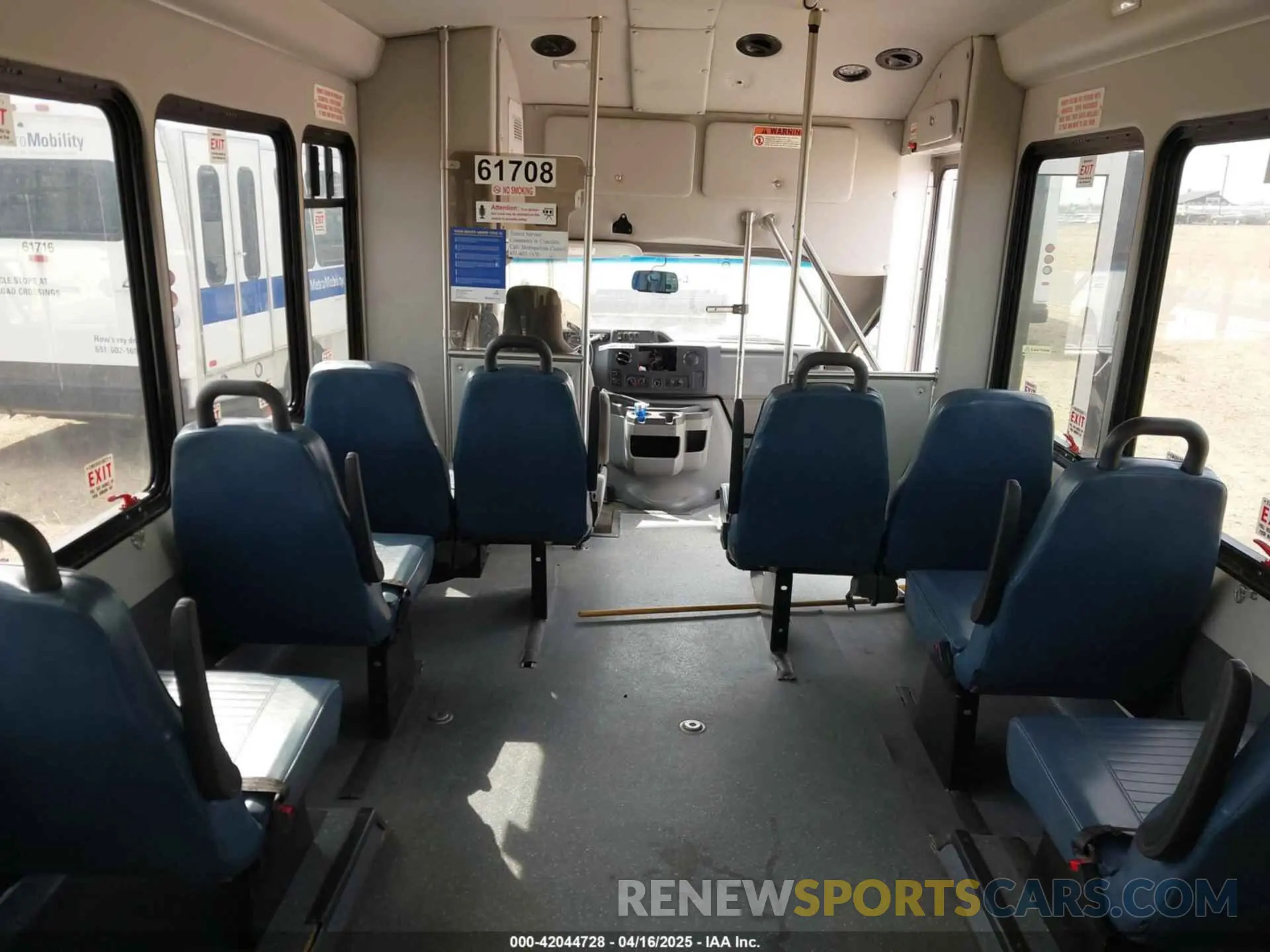 6 Photograph of a damaged car 1FDFE4FS6KDC32055 FORD E-450 CUTAWAY 2019