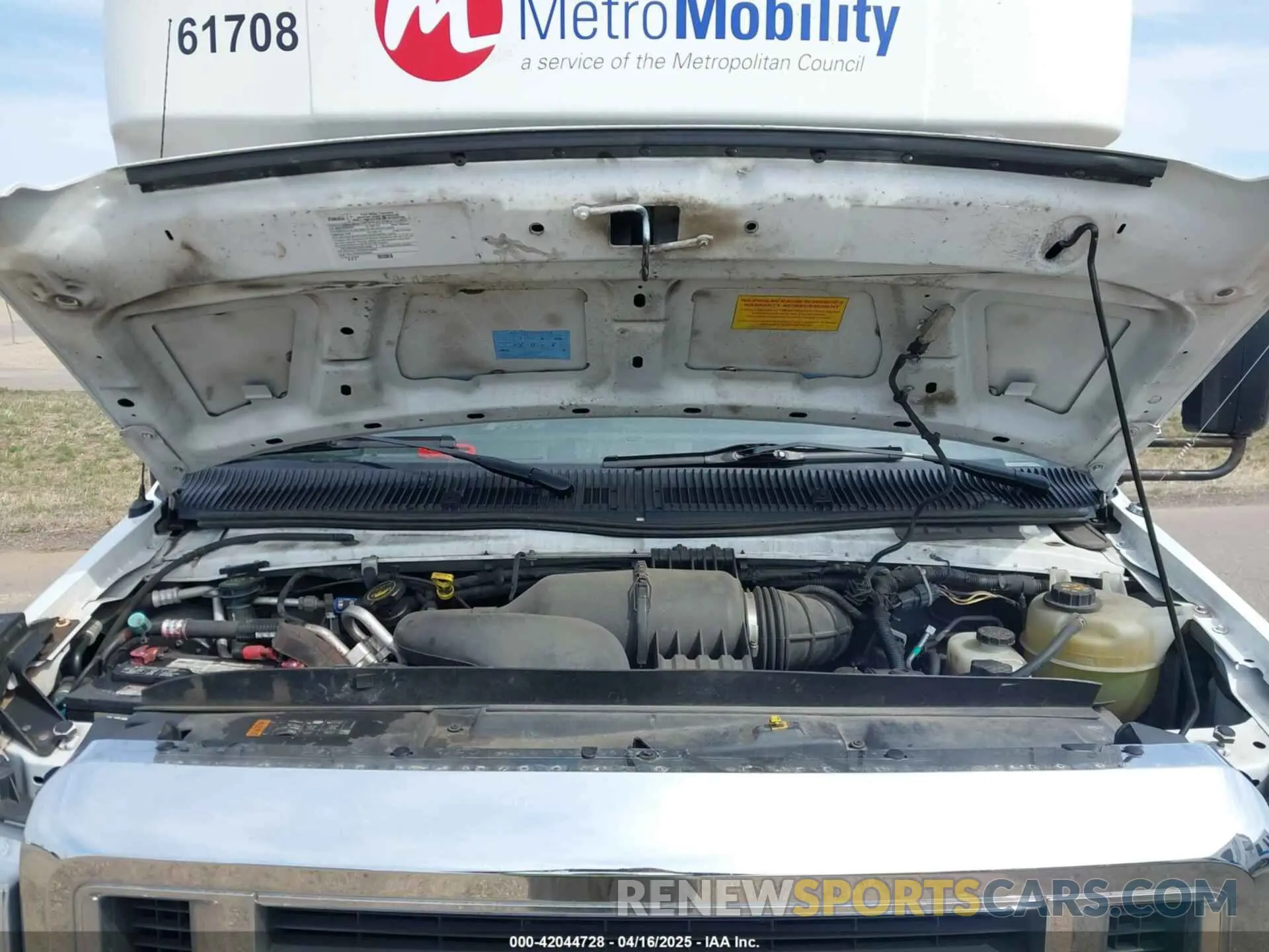 9 Photograph of a damaged car 1FDFE4FS6KDC32055 FORD E-450 CUTAWAY 2019