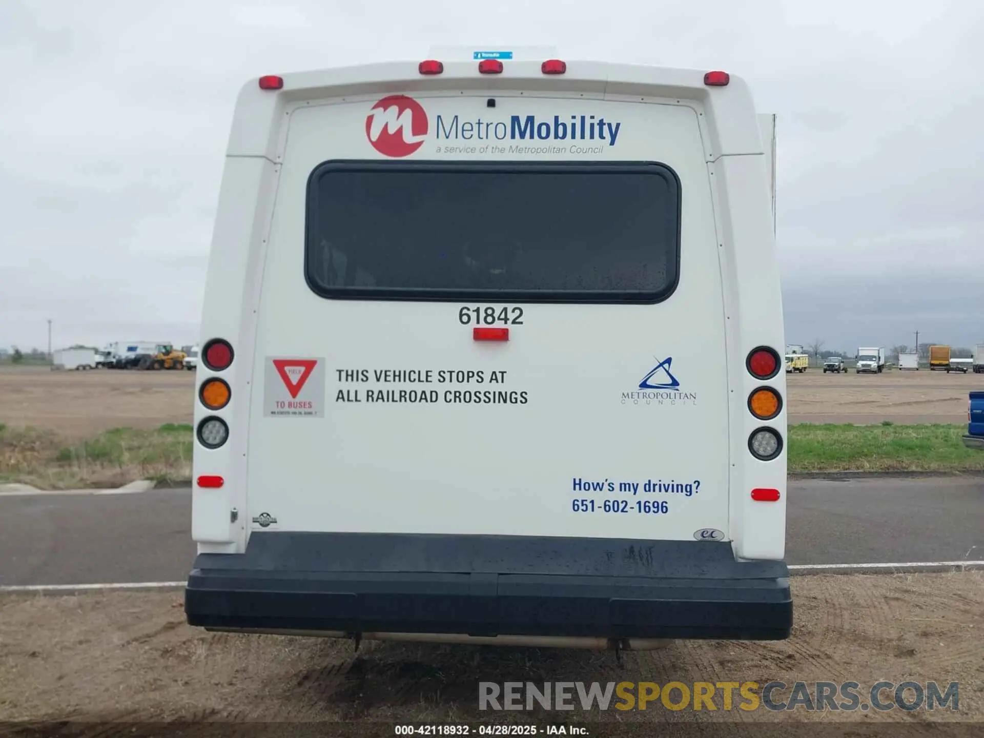 15 Photograph of a damaged car 1FDFE4FS6KDC56694 FORD E-450 CUTAWAY 2019