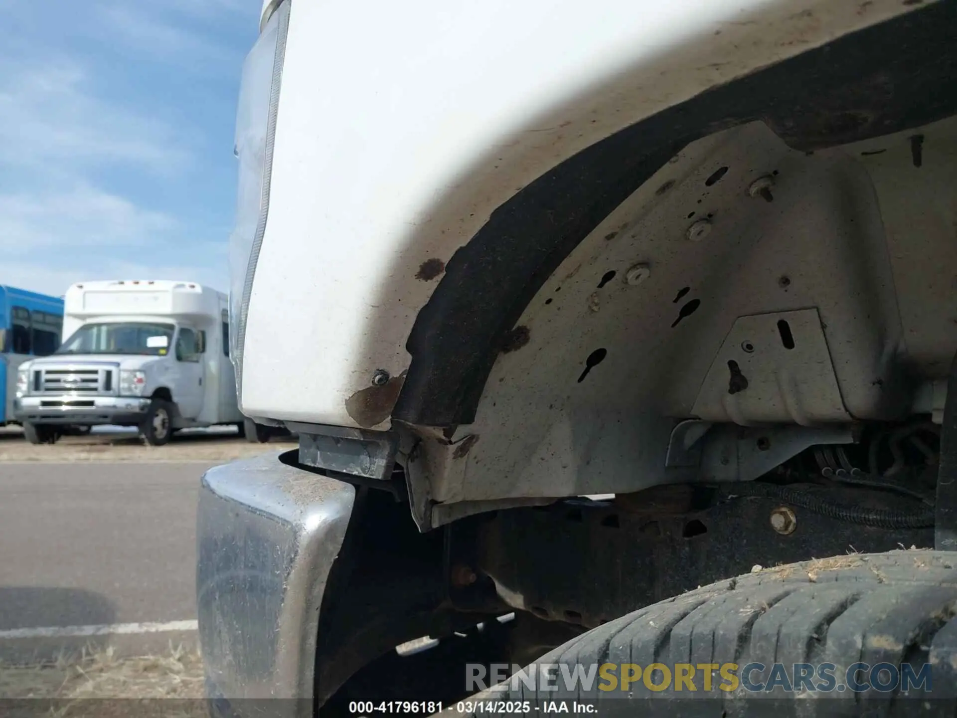 11 Photograph of a damaged car 1FDFE4FS7KDC32033 FORD E-450 CUTAWAY 2019