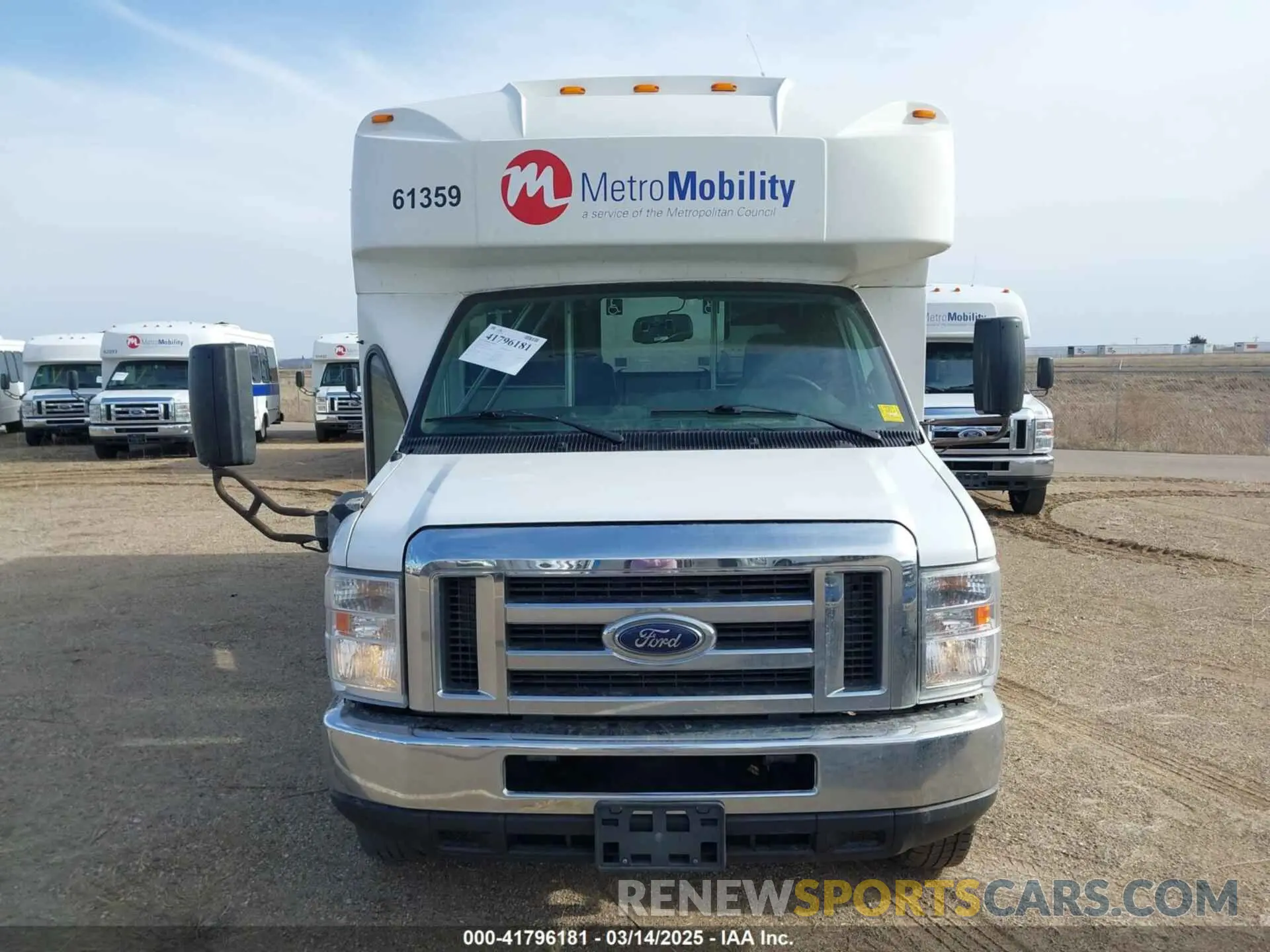 12 Photograph of a damaged car 1FDFE4FS7KDC32033 FORD E-450 CUTAWAY 2019