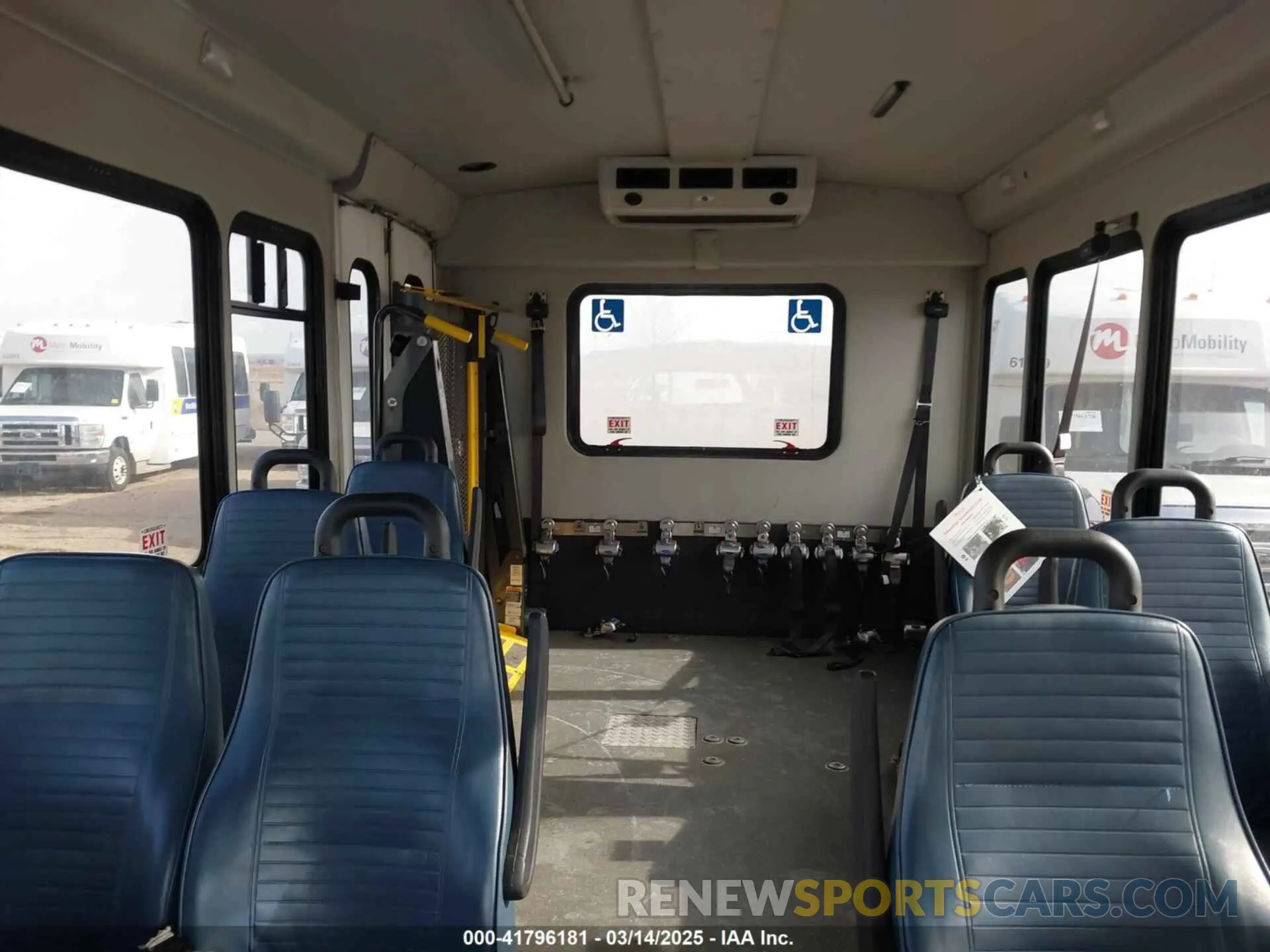 6 Photograph of a damaged car 1FDFE4FS7KDC32033 FORD E-450 CUTAWAY 2019