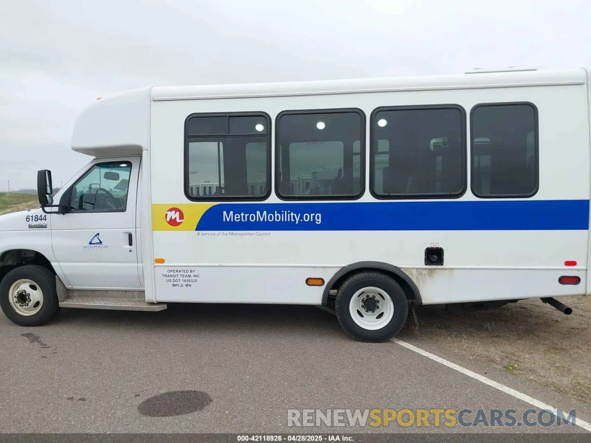 14 Photograph of a damaged car 1FDFE4FS7KDC56137 FORD E-450 CUTAWAY 2019