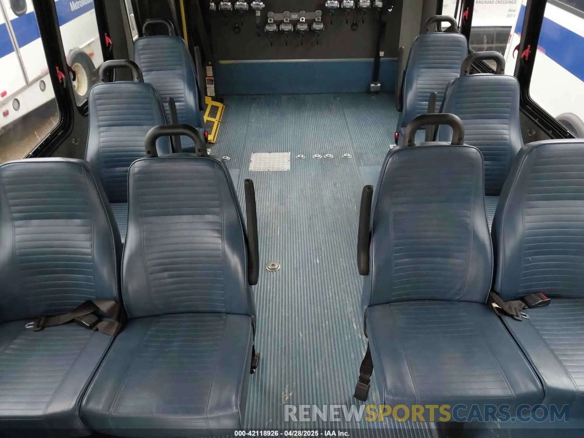 7 Photograph of a damaged car 1FDFE4FS7KDC56137 FORD E-450 CUTAWAY 2019