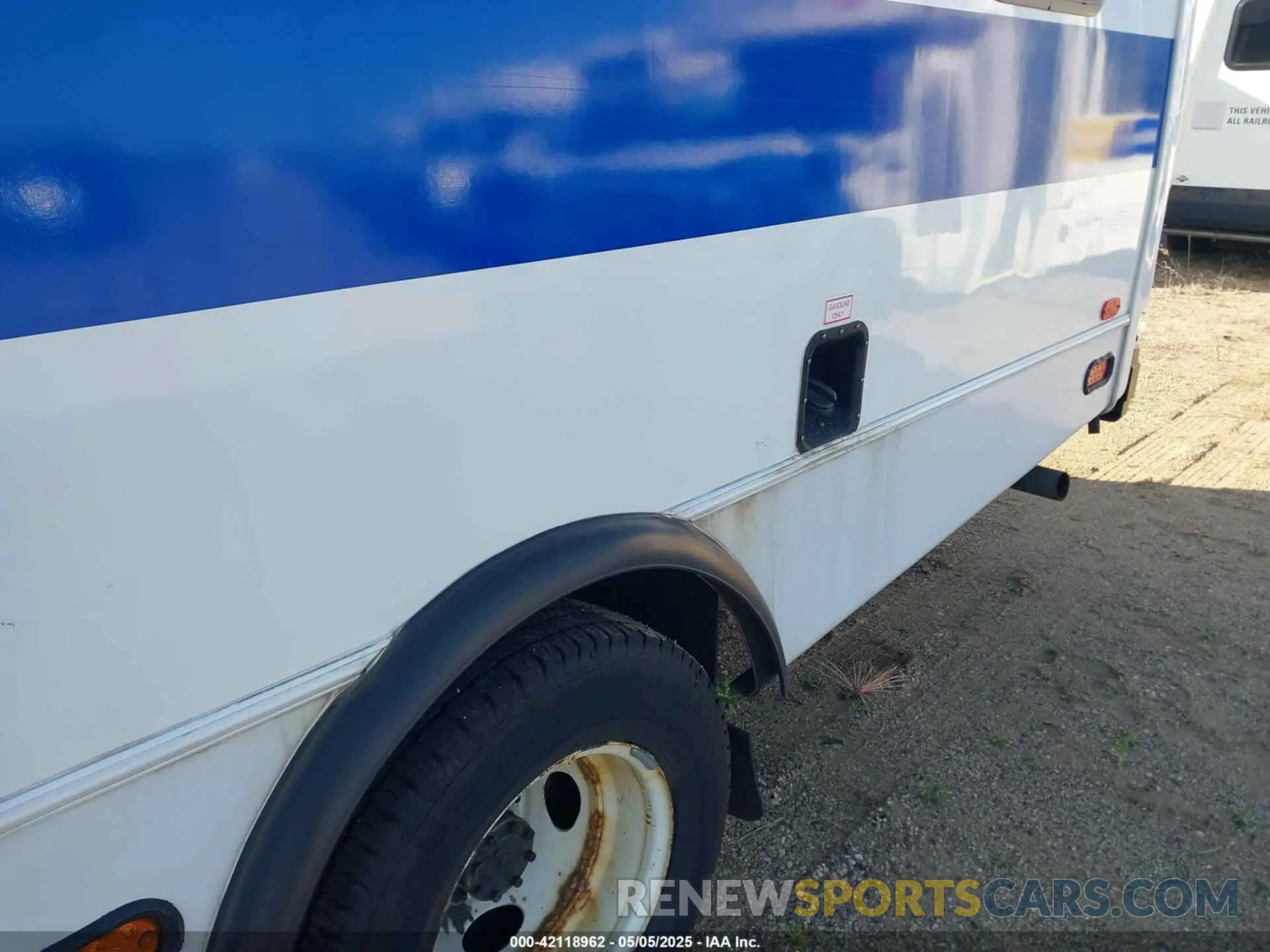 11 Photograph of a damaged car 1FDFE4FS7KDC56168 FORD E-450 CUTAWAY 2019