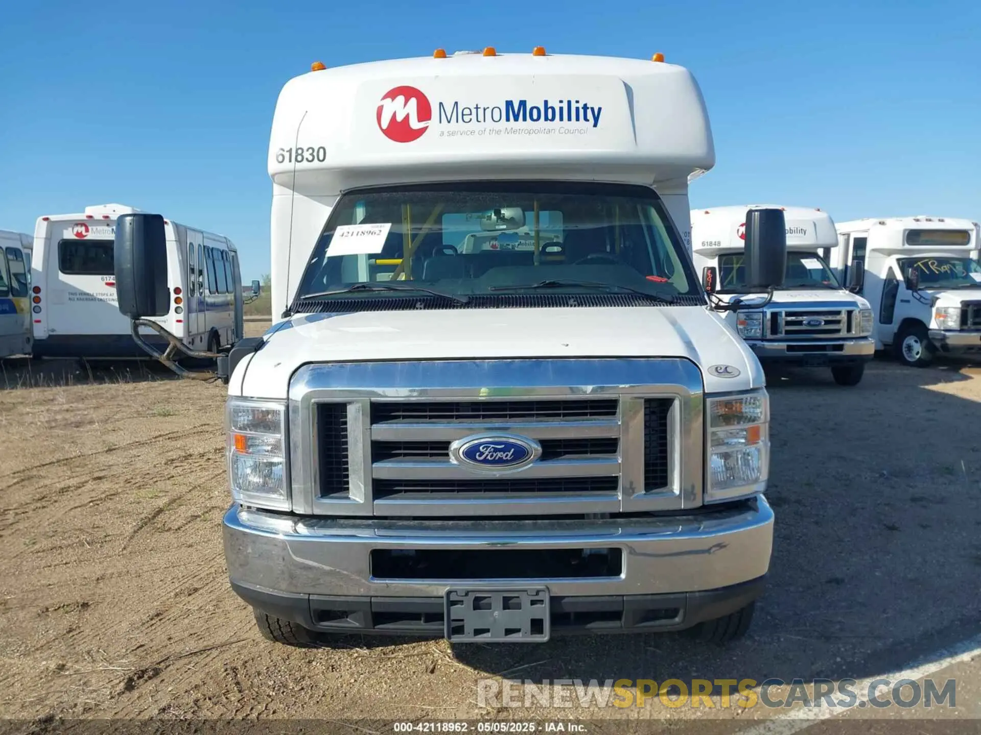 12 Photograph of a damaged car 1FDFE4FS7KDC56168 FORD E-450 CUTAWAY 2019