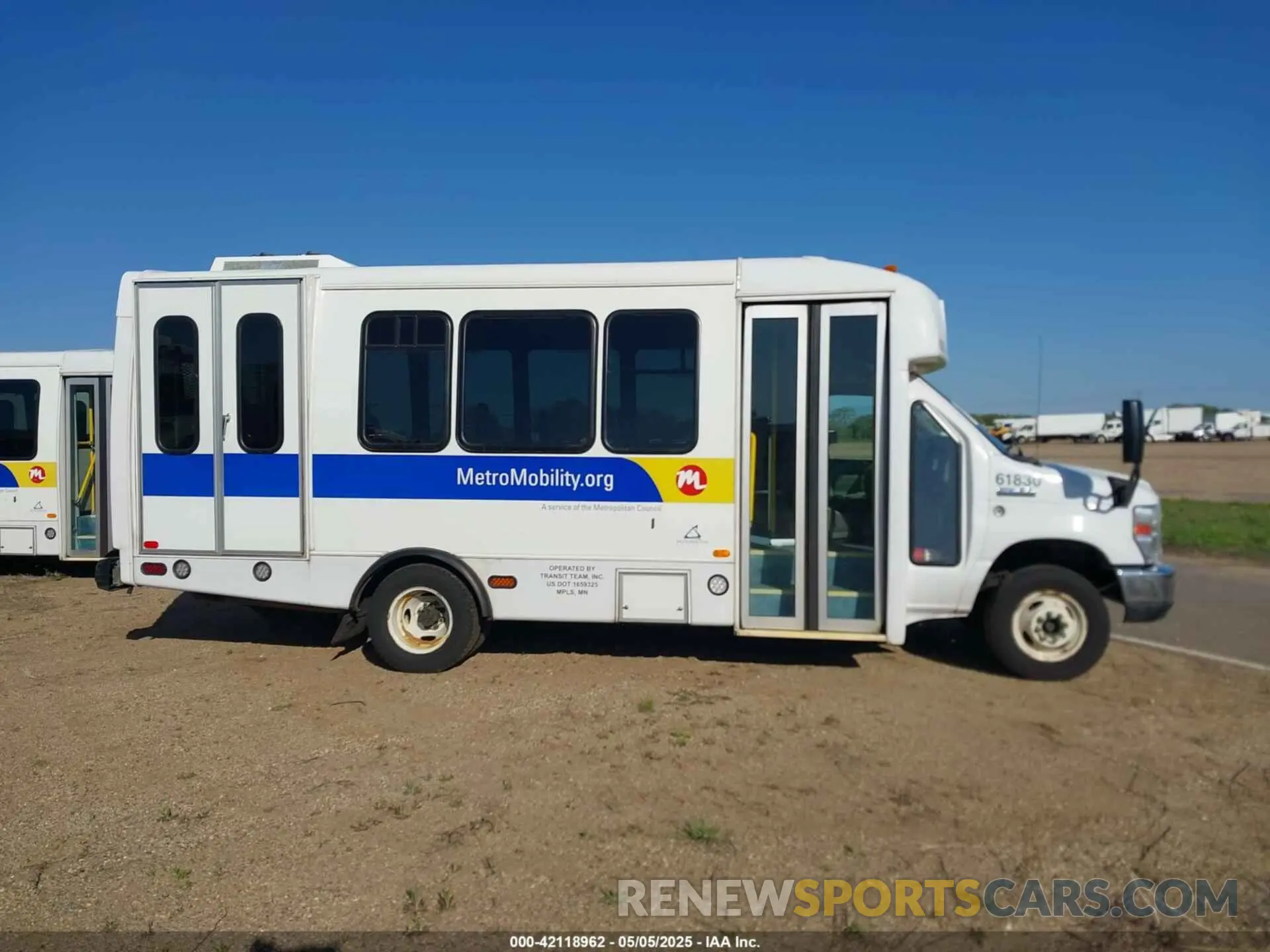 13 Photograph of a damaged car 1FDFE4FS7KDC56168 FORD E-450 CUTAWAY 2019