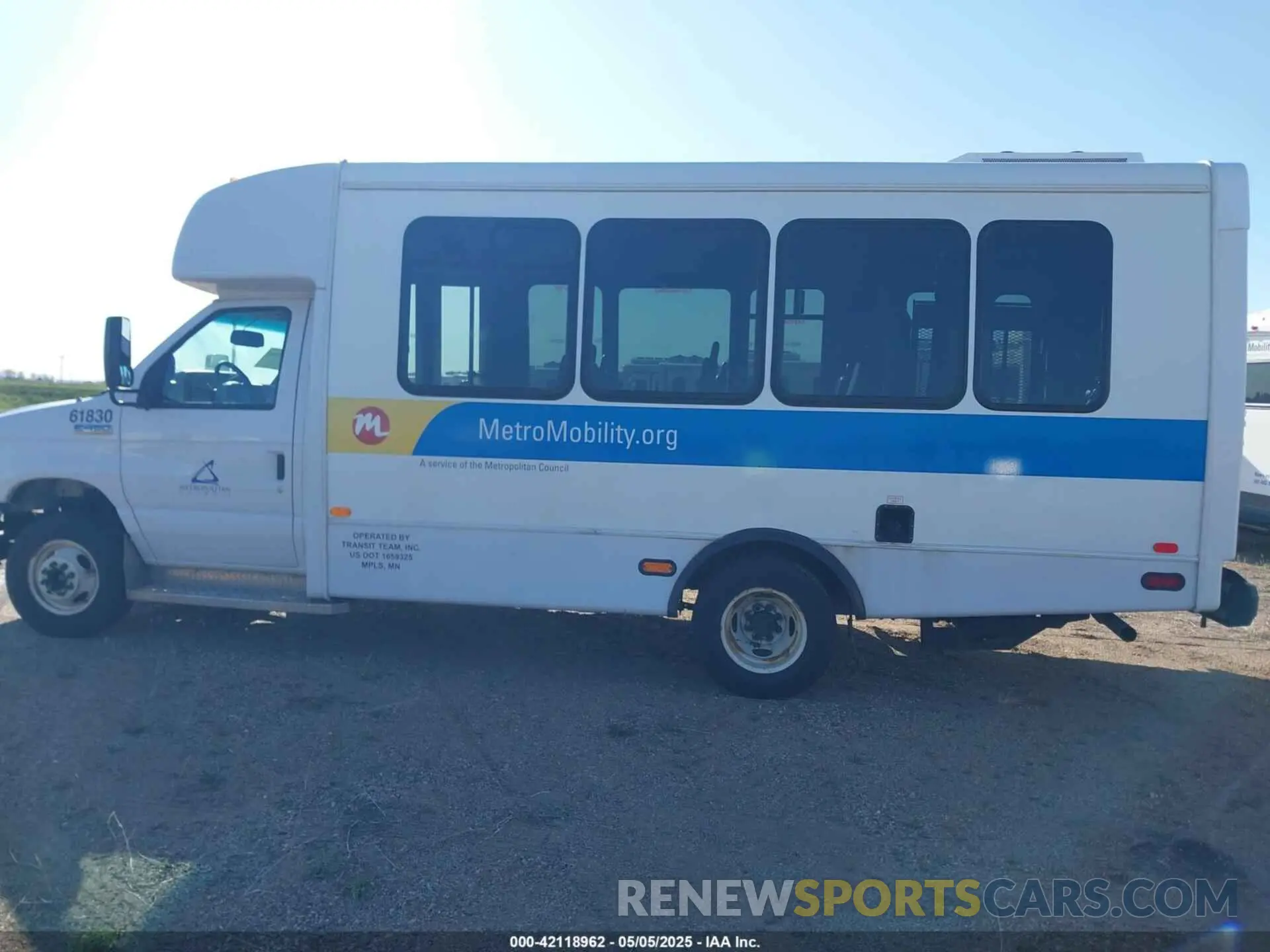 14 Photograph of a damaged car 1FDFE4FS7KDC56168 FORD E-450 CUTAWAY 2019