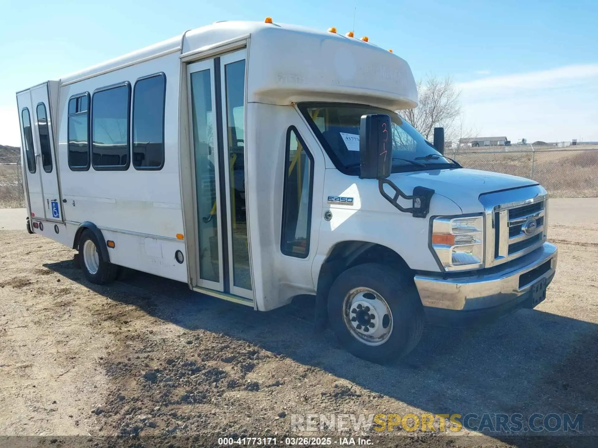 1 Photograph of a damaged car 1FDFE4FS7KDC59667 FORD E-450 CUTAWAY 2019