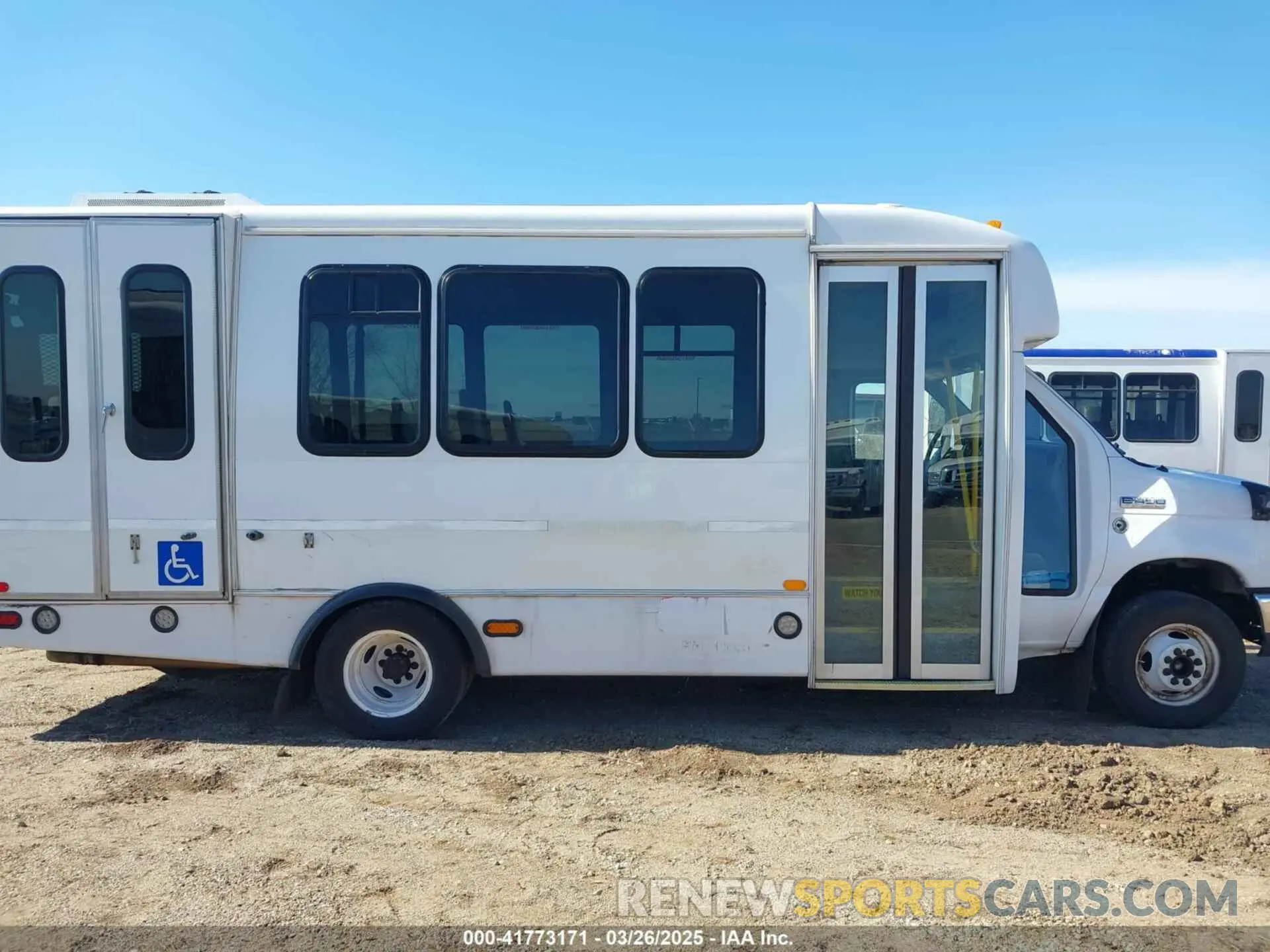 13 Photograph of a damaged car 1FDFE4FS7KDC59667 FORD E-450 CUTAWAY 2019