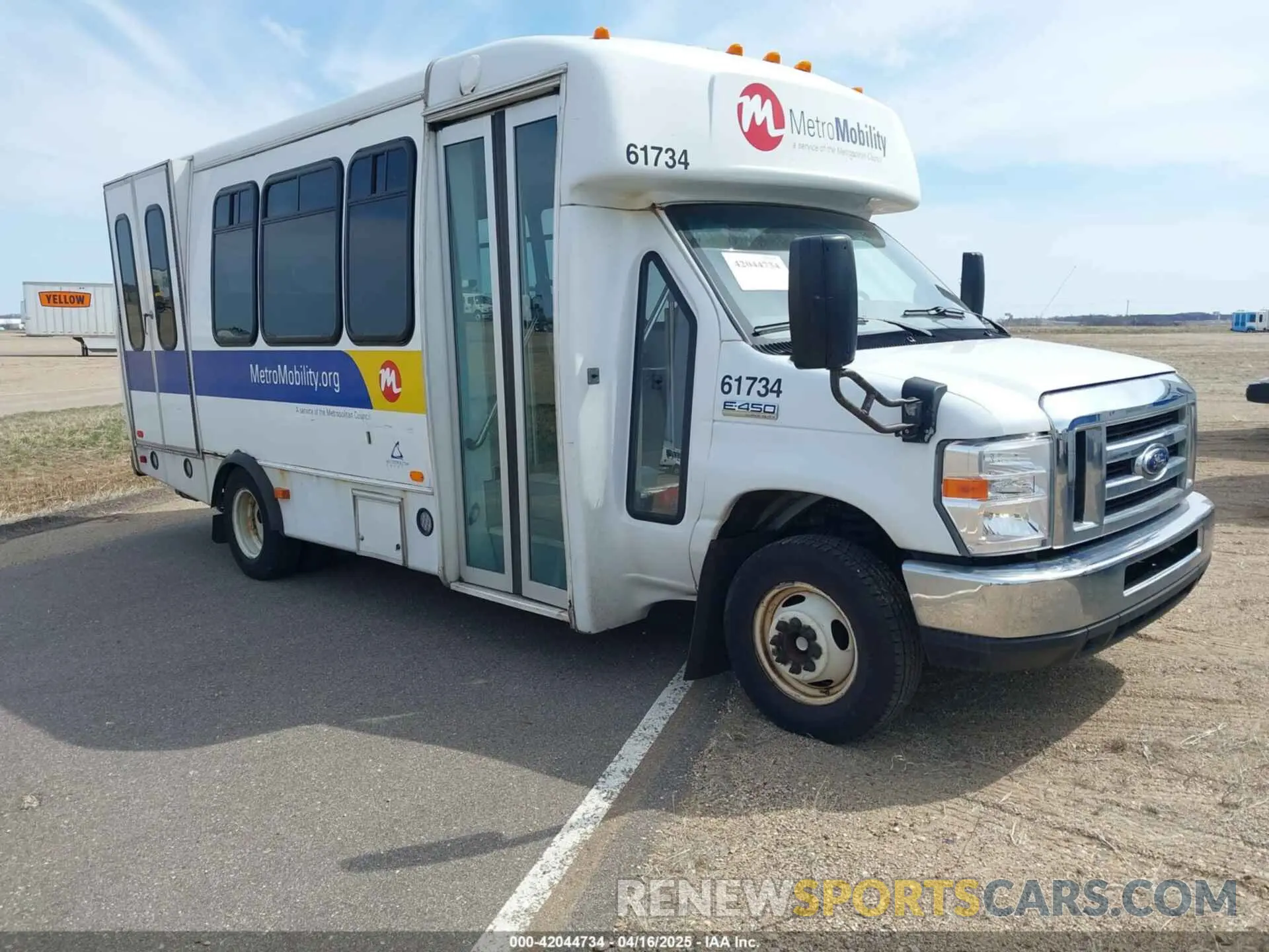 1 Photograph of a damaged car 1FDFE4FS8KDC31019 FORD E-450 CUTAWAY 2019