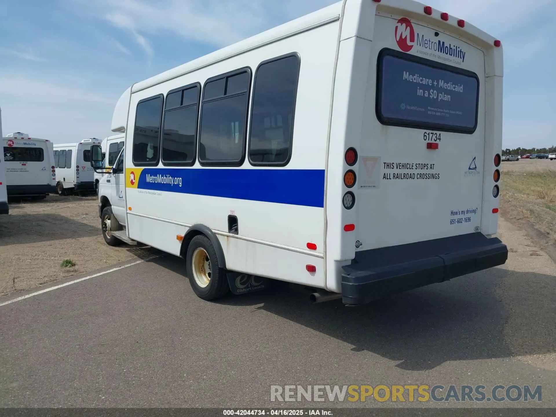 3 Photograph of a damaged car 1FDFE4FS8KDC31019 FORD E-450 CUTAWAY 2019