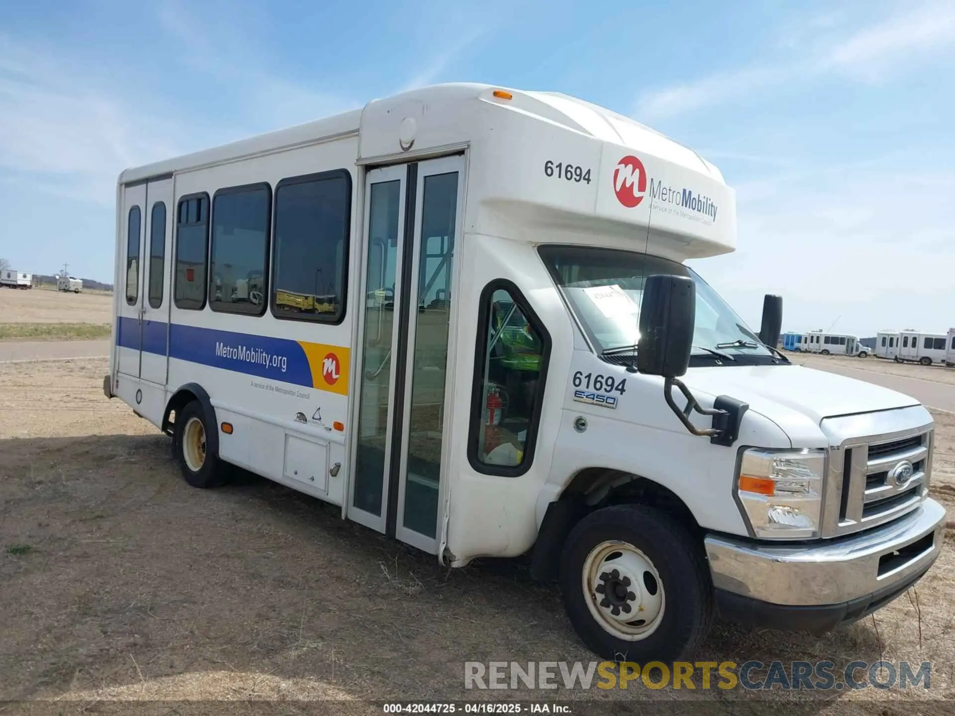 1 Photograph of a damaged car 1FDFE4FS8KDC32025 FORD E-450 CUTAWAY 2019
