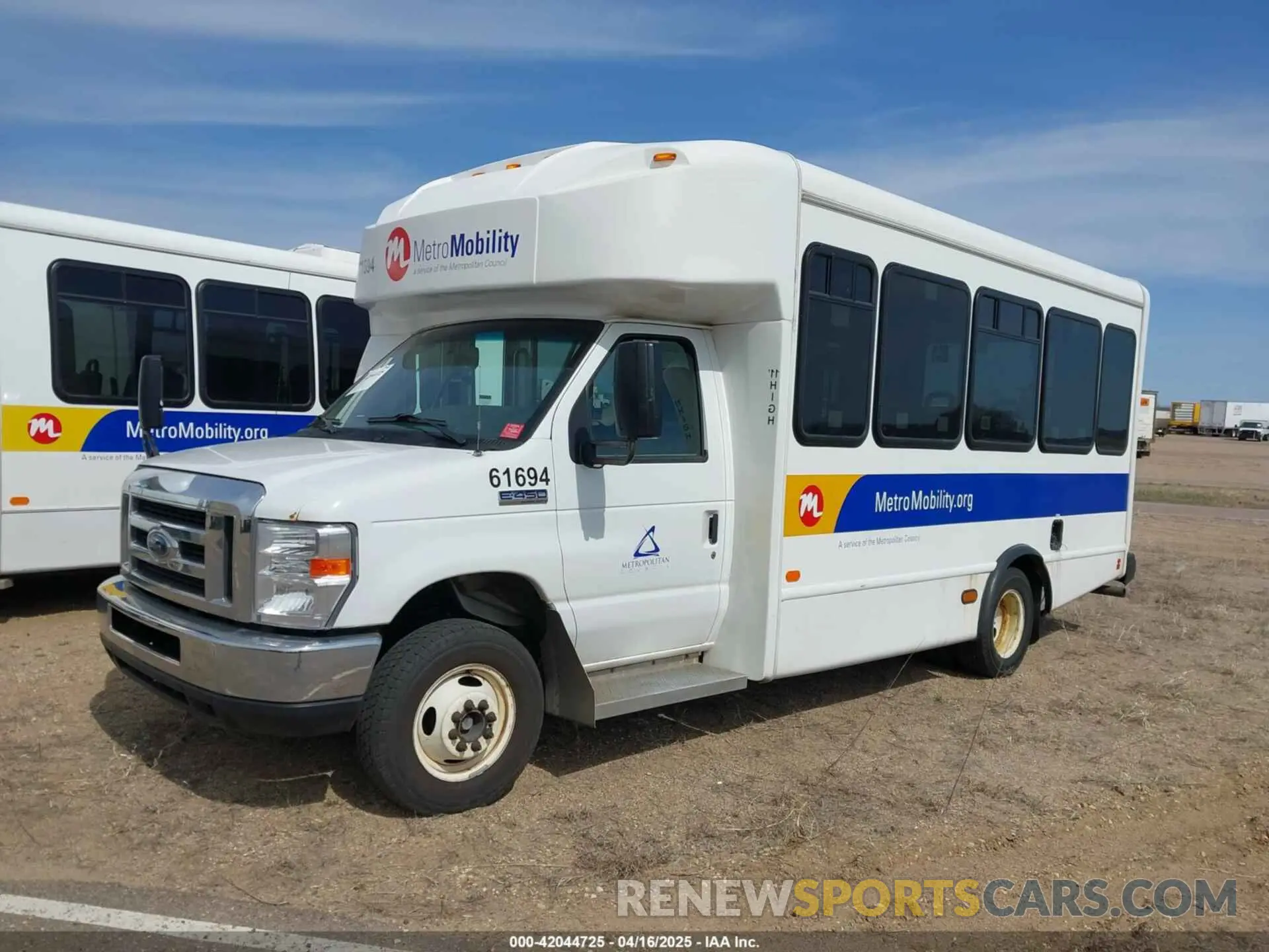 2 Photograph of a damaged car 1FDFE4FS8KDC32025 FORD E-450 CUTAWAY 2019