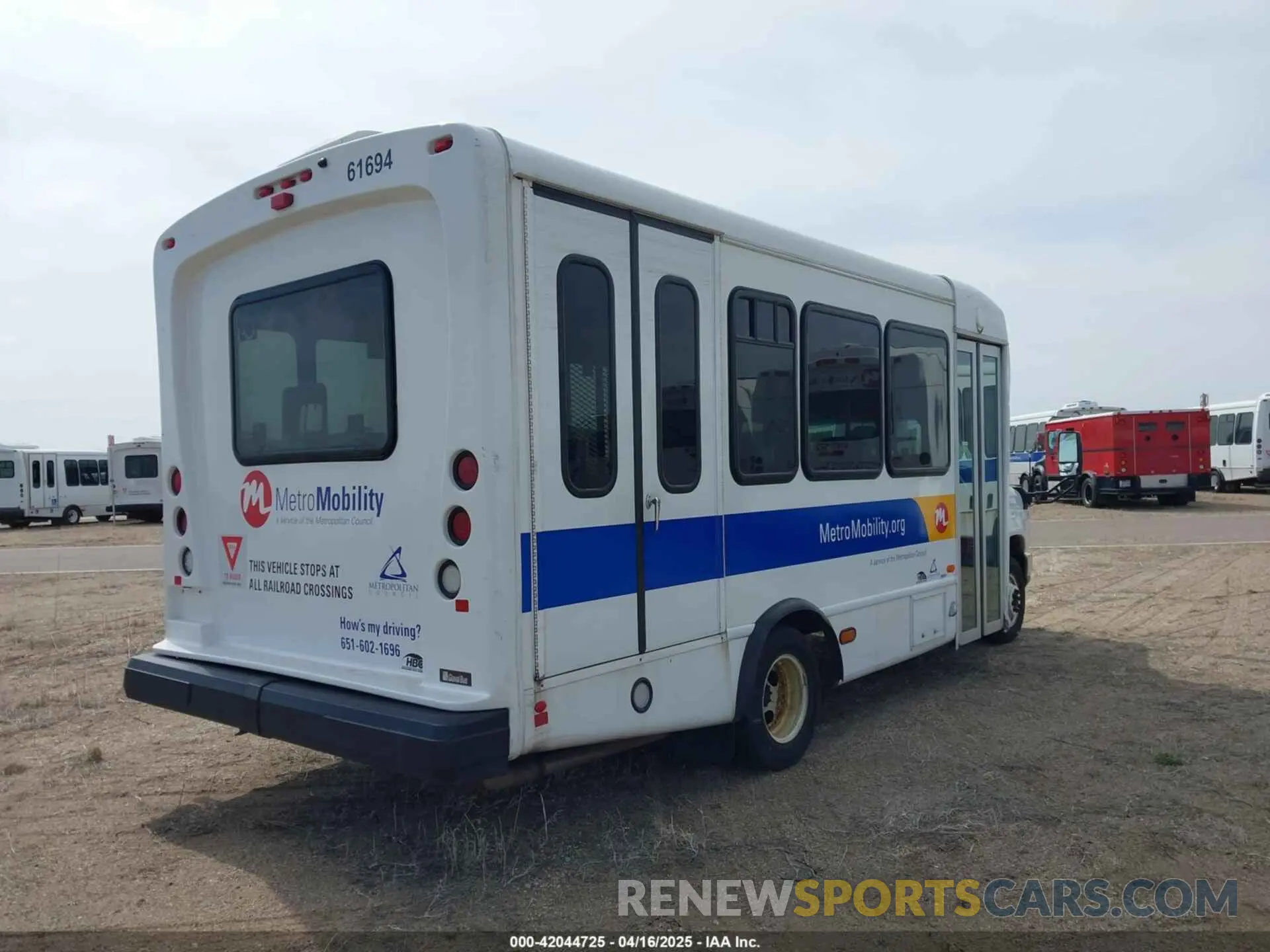 4 Photograph of a damaged car 1FDFE4FS8KDC32025 FORD E-450 CUTAWAY 2019