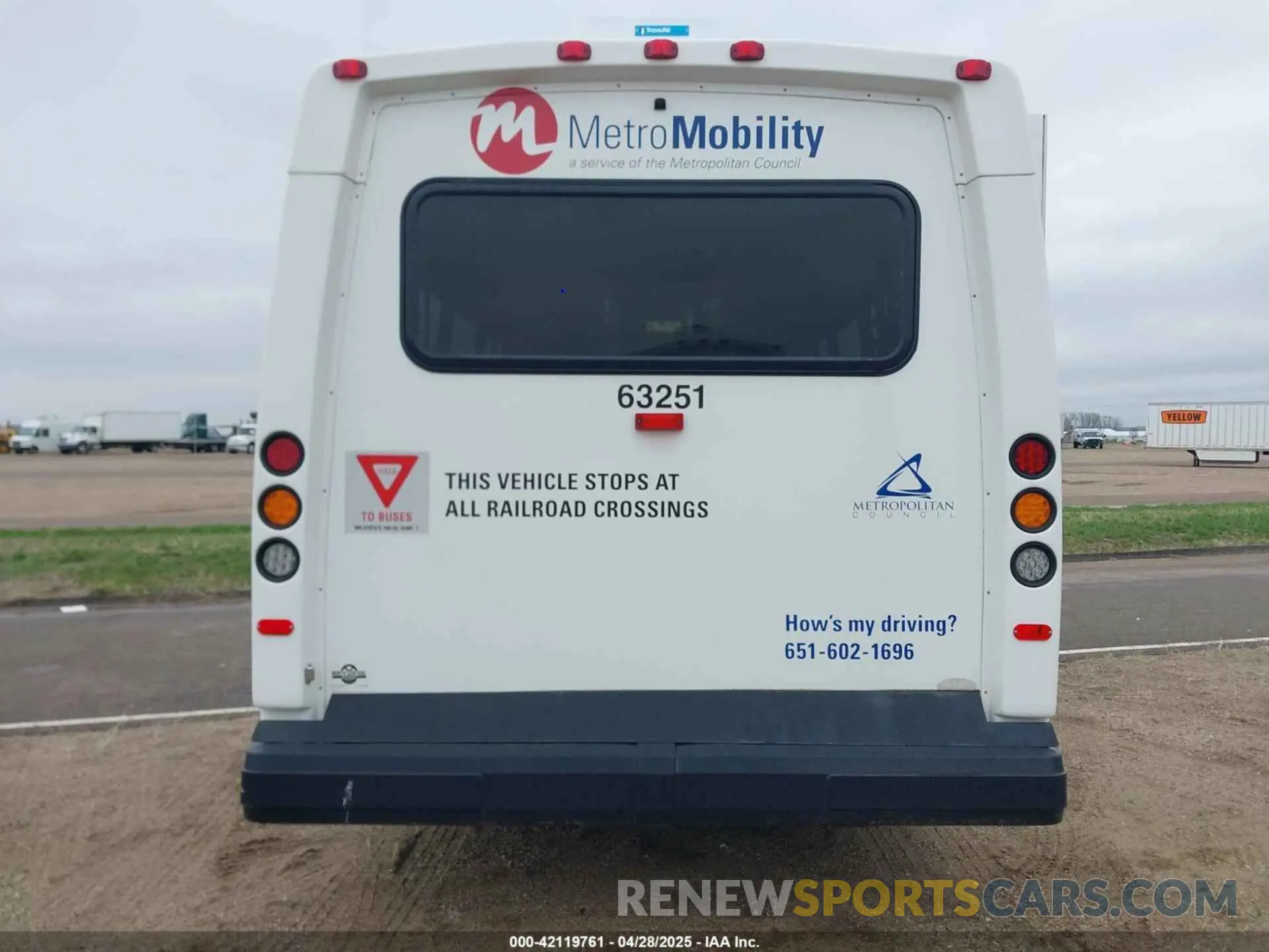 15 Photograph of a damaged car 1FDFE4FS8KDC60620 FORD E-450 CUTAWAY 2019