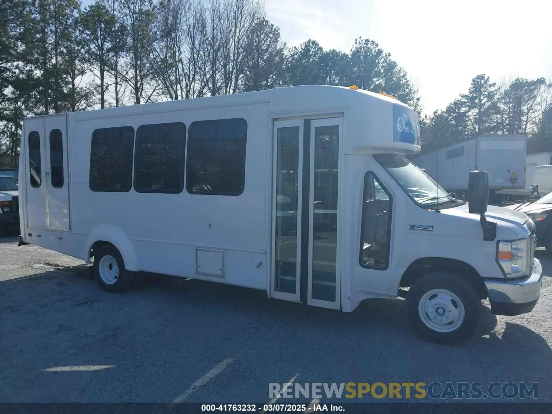 13 Photograph of a damaged car 1FDFE4FS9KDC07361 FORD E-450 CUTAWAY 2019