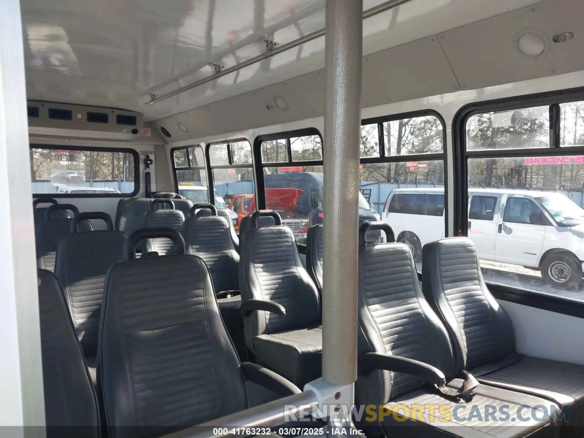 7 Photograph of a damaged car 1FDFE4FS9KDC07361 FORD E-450 CUTAWAY 2019