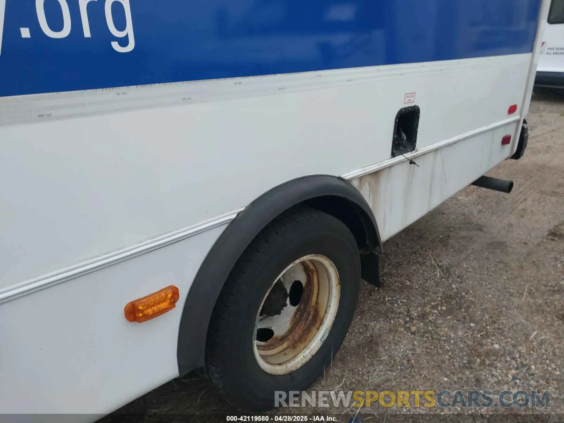 11 Photograph of a damaged car 1FDFE4FS9KDC30980 FORD E-450 CUTAWAY 2019