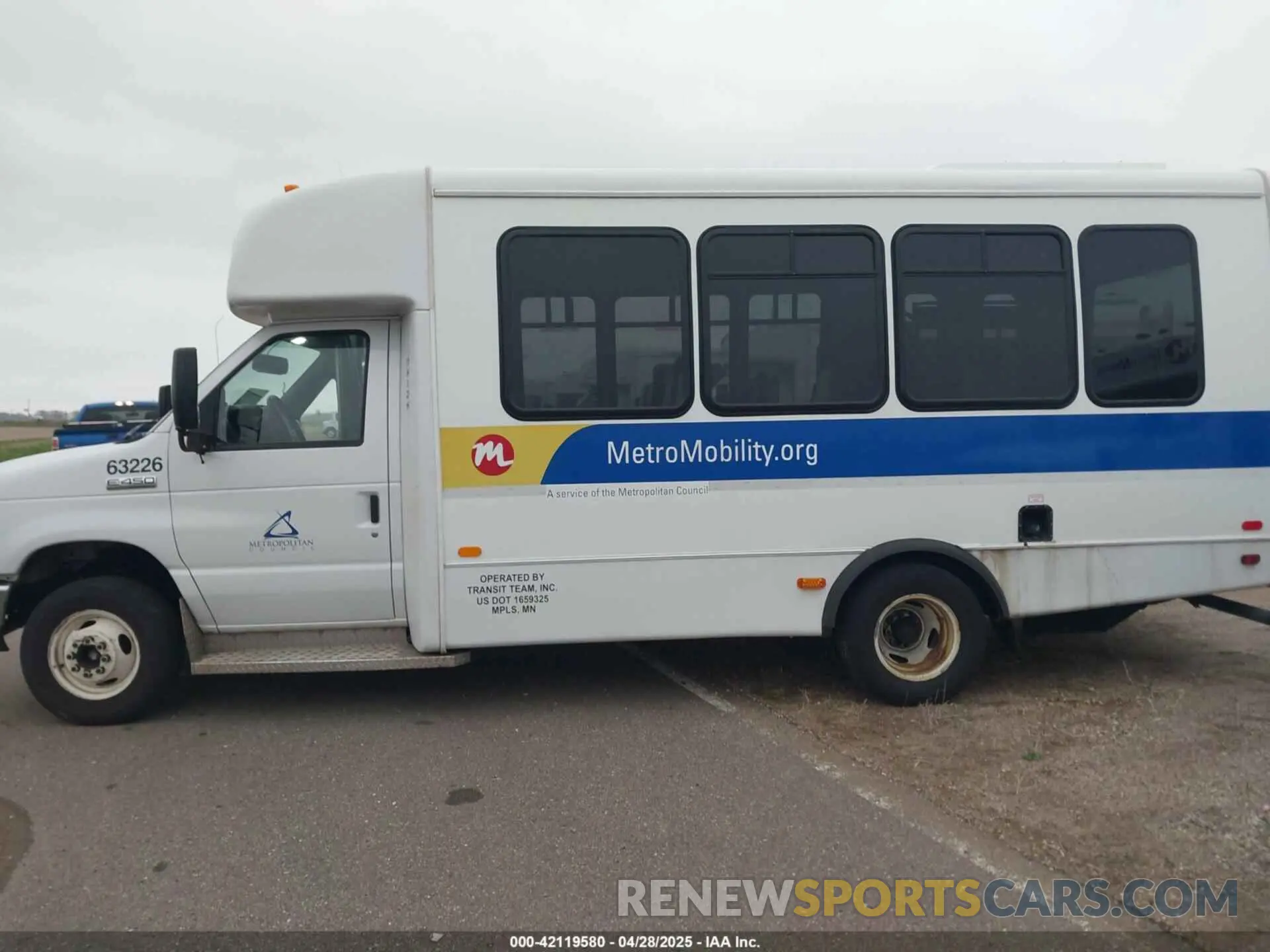 14 Photograph of a damaged car 1FDFE4FS9KDC30980 FORD E-450 CUTAWAY 2019