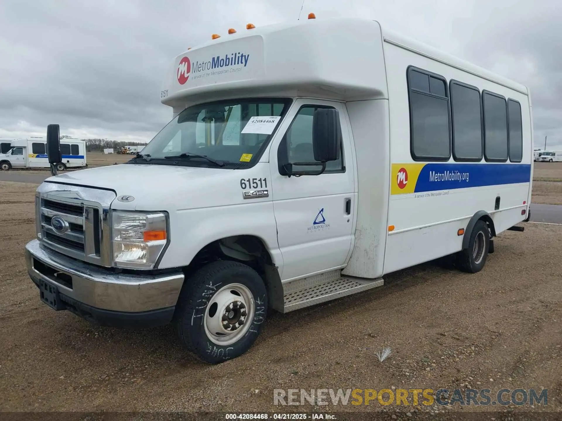 2 Photograph of a damaged car 1FDFE4FS9KDC30994 FORD E-450 CUTAWAY 2019