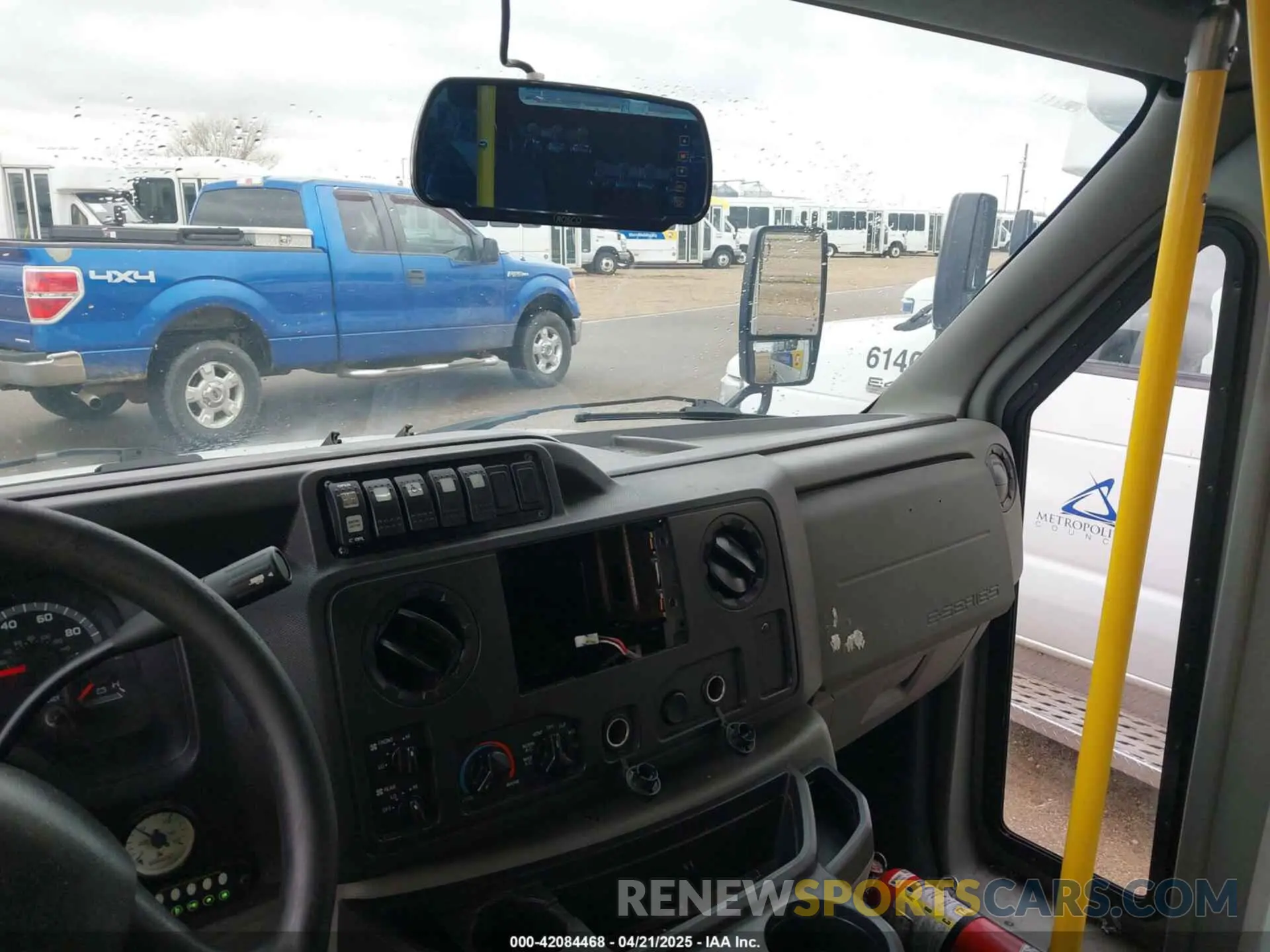 6 Photograph of a damaged car 1FDFE4FS9KDC30994 FORD E-450 CUTAWAY 2019