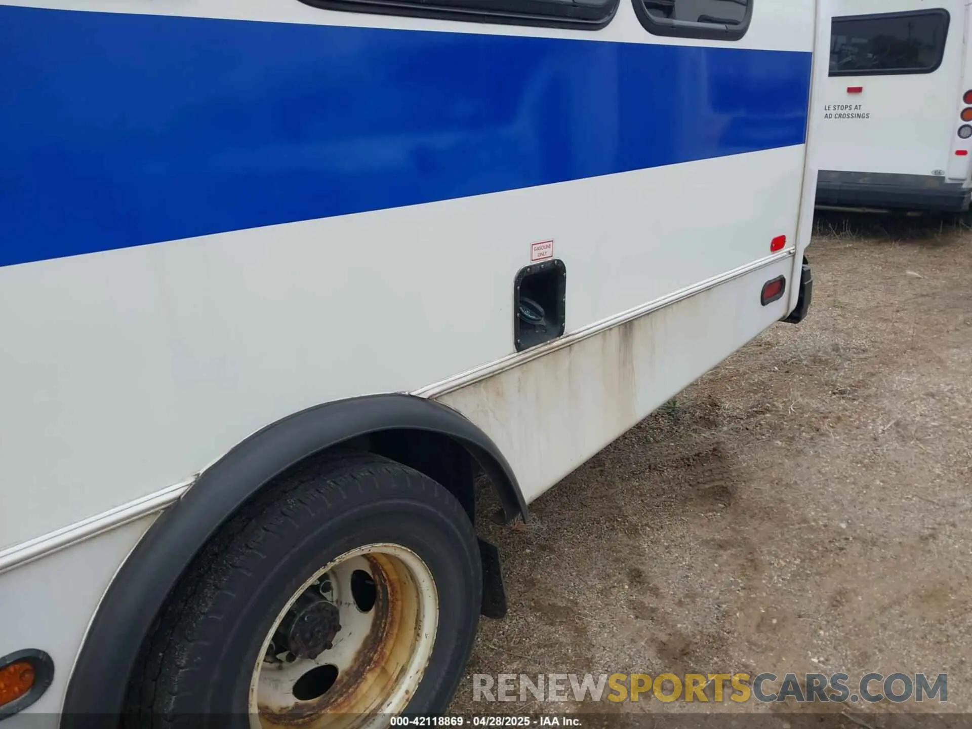 11 Photograph of a damaged car 1FDFE4FS9KDC56172 FORD E-450 CUTAWAY 2019