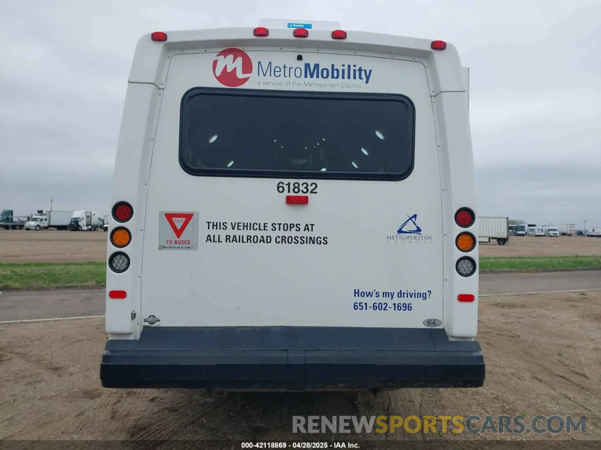 15 Photograph of a damaged car 1FDFE4FS9KDC56172 FORD E-450 CUTAWAY 2019