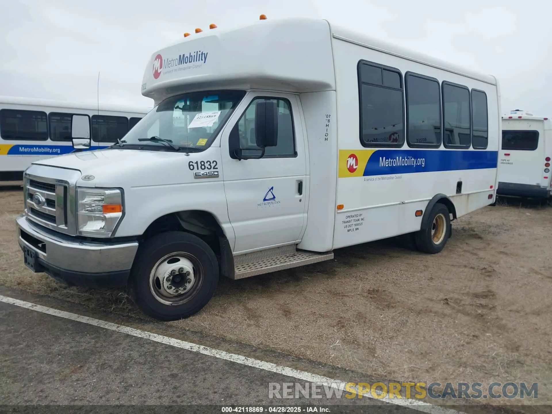 2 Photograph of a damaged car 1FDFE4FS9KDC56172 FORD E-450 CUTAWAY 2019