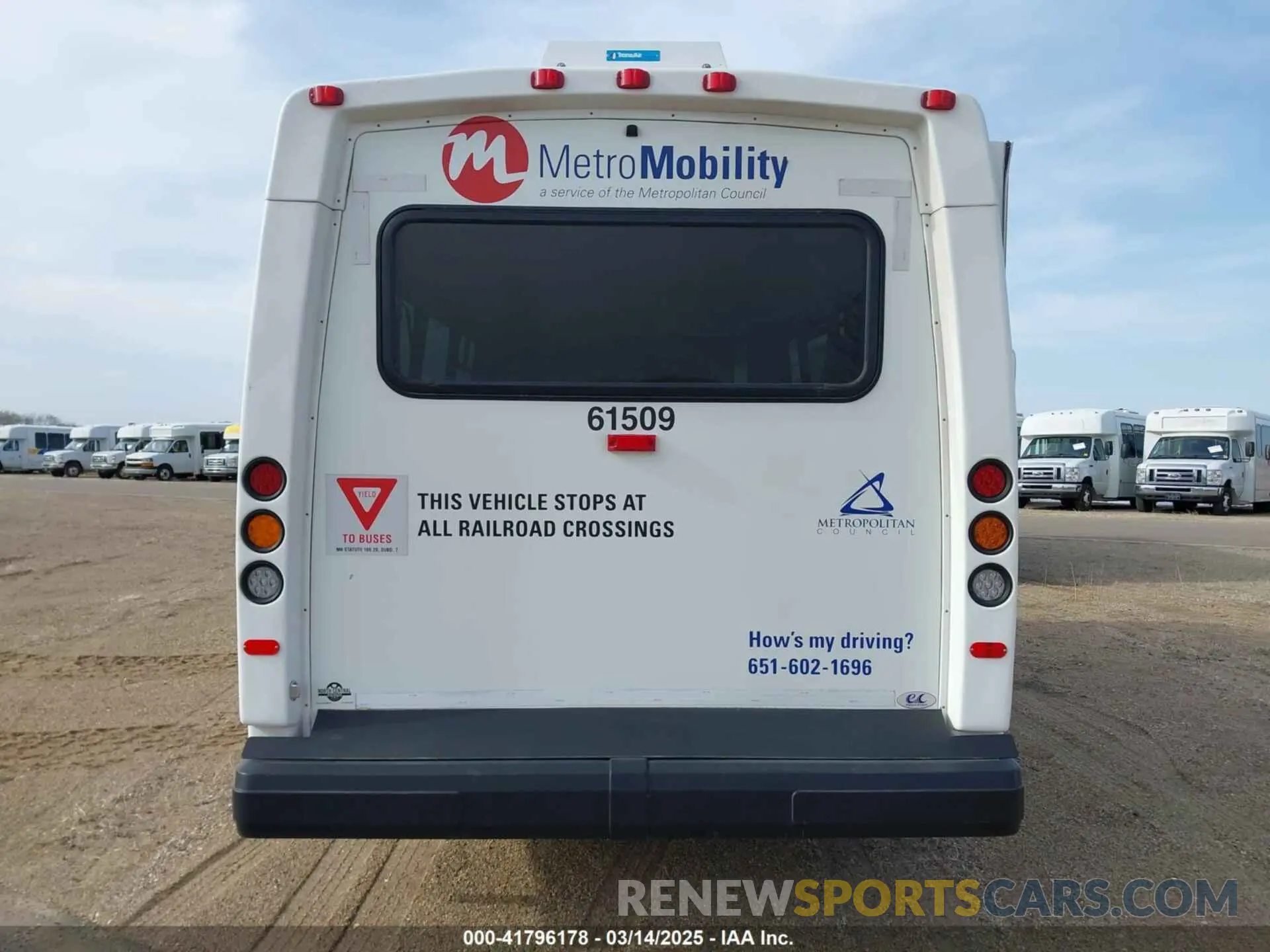 15 Photograph of a damaged car 1FDFE4FS9KDC59671 FORD E-450 CUTAWAY 2019