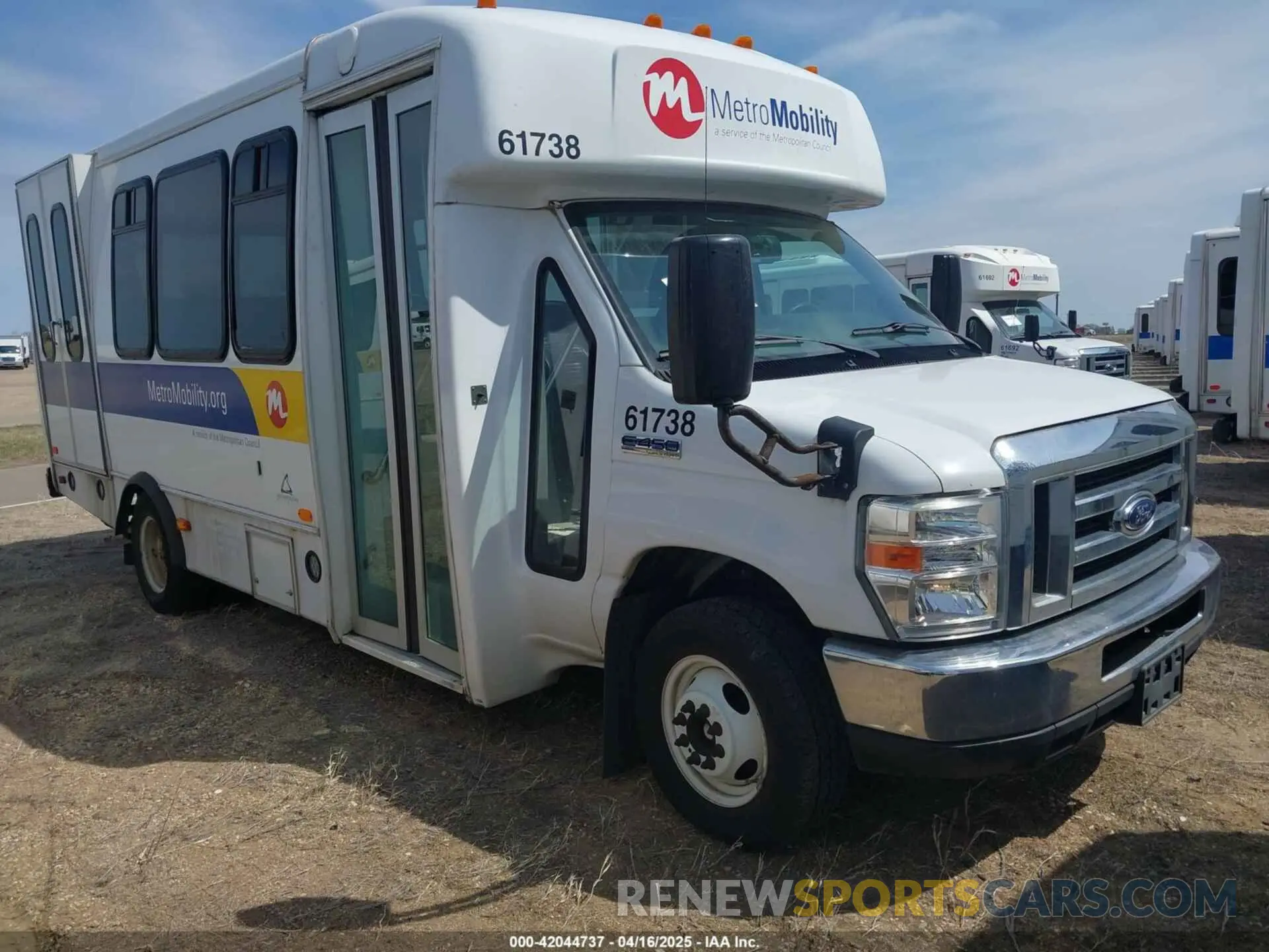 1 Photograph of a damaged car 1FDFE4FSXKDC31023 FORD E-450 CUTAWAY 2019